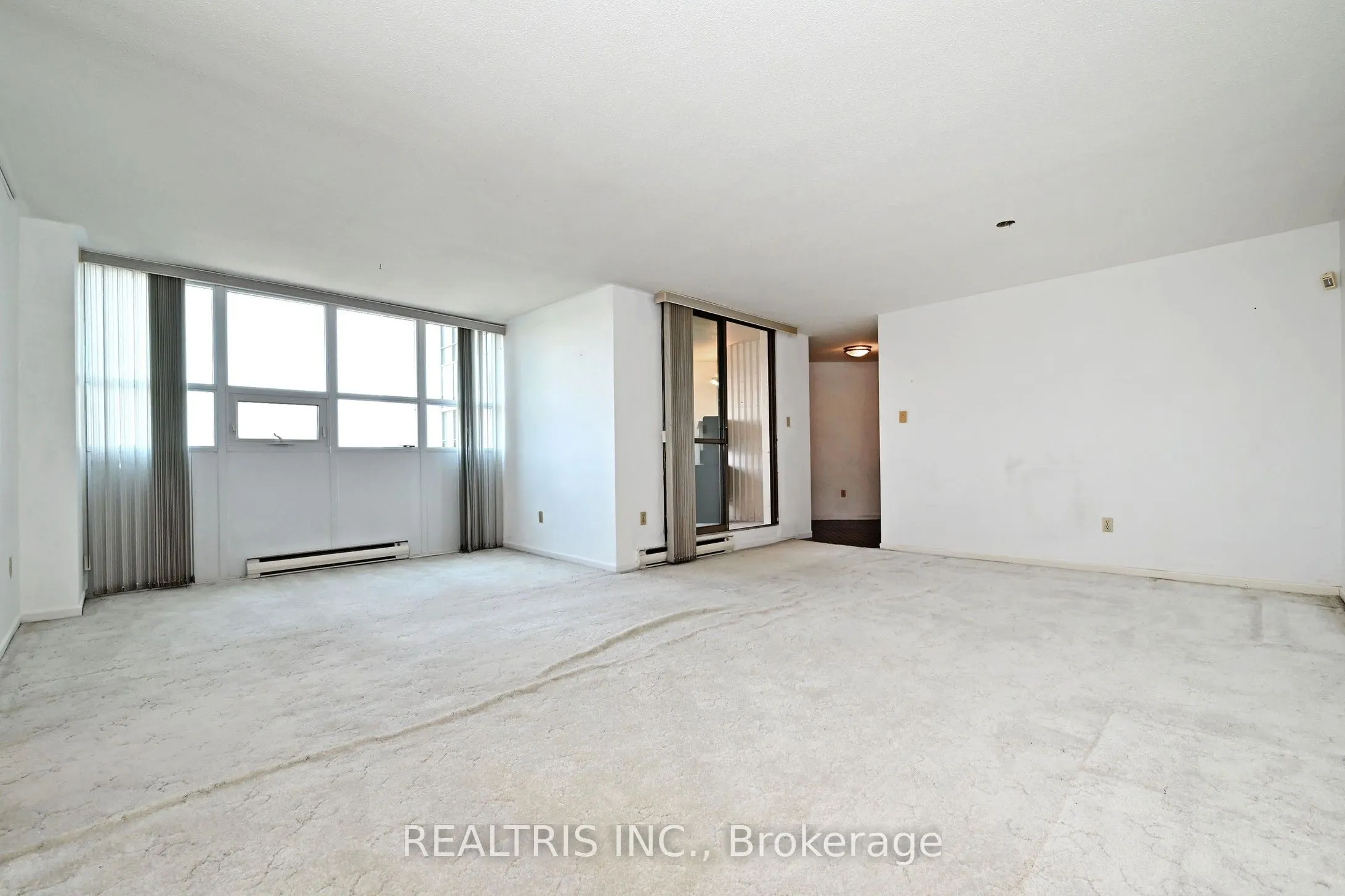2323 Confederation Parkway, #807