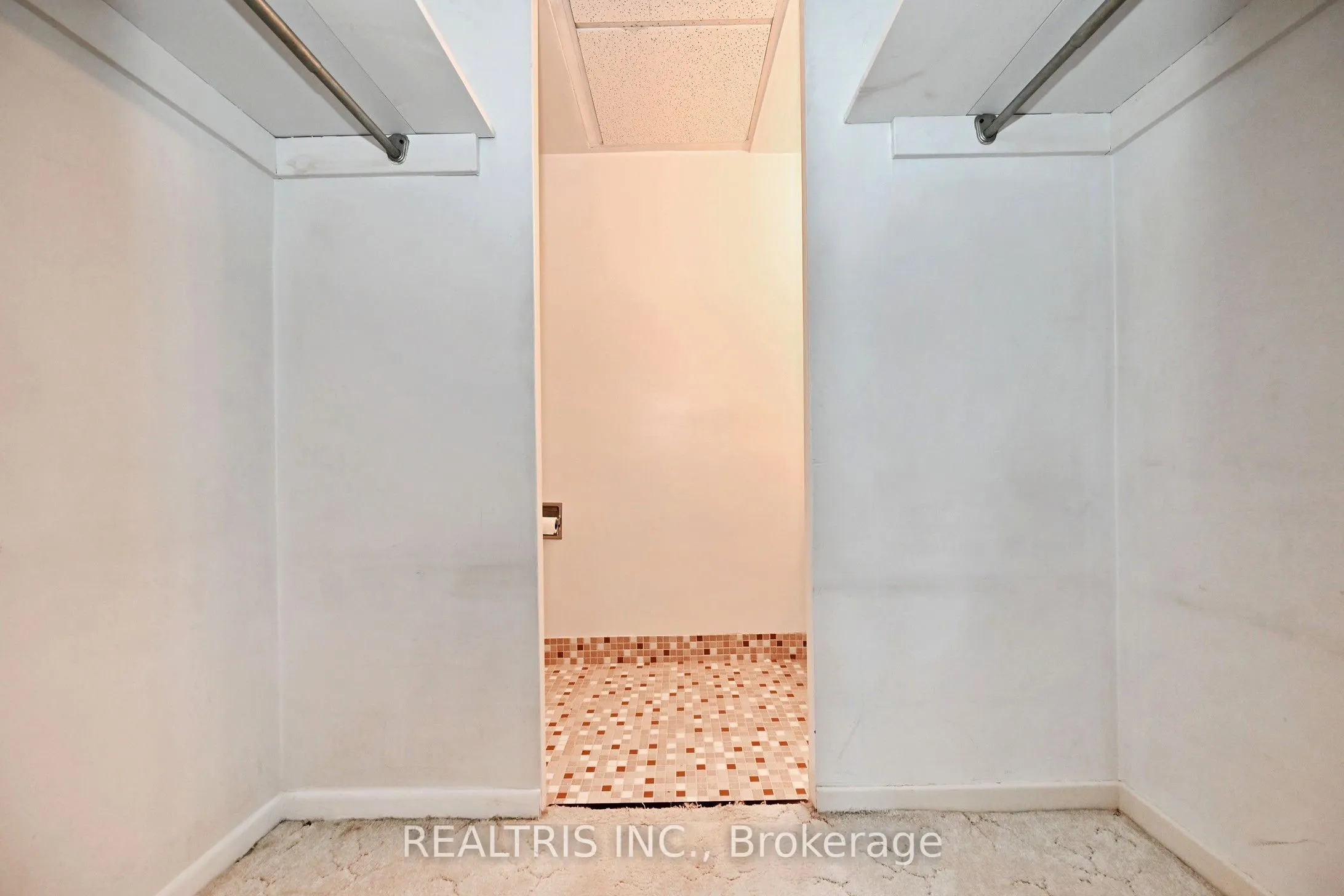 2323 Confederation Parkway, #807