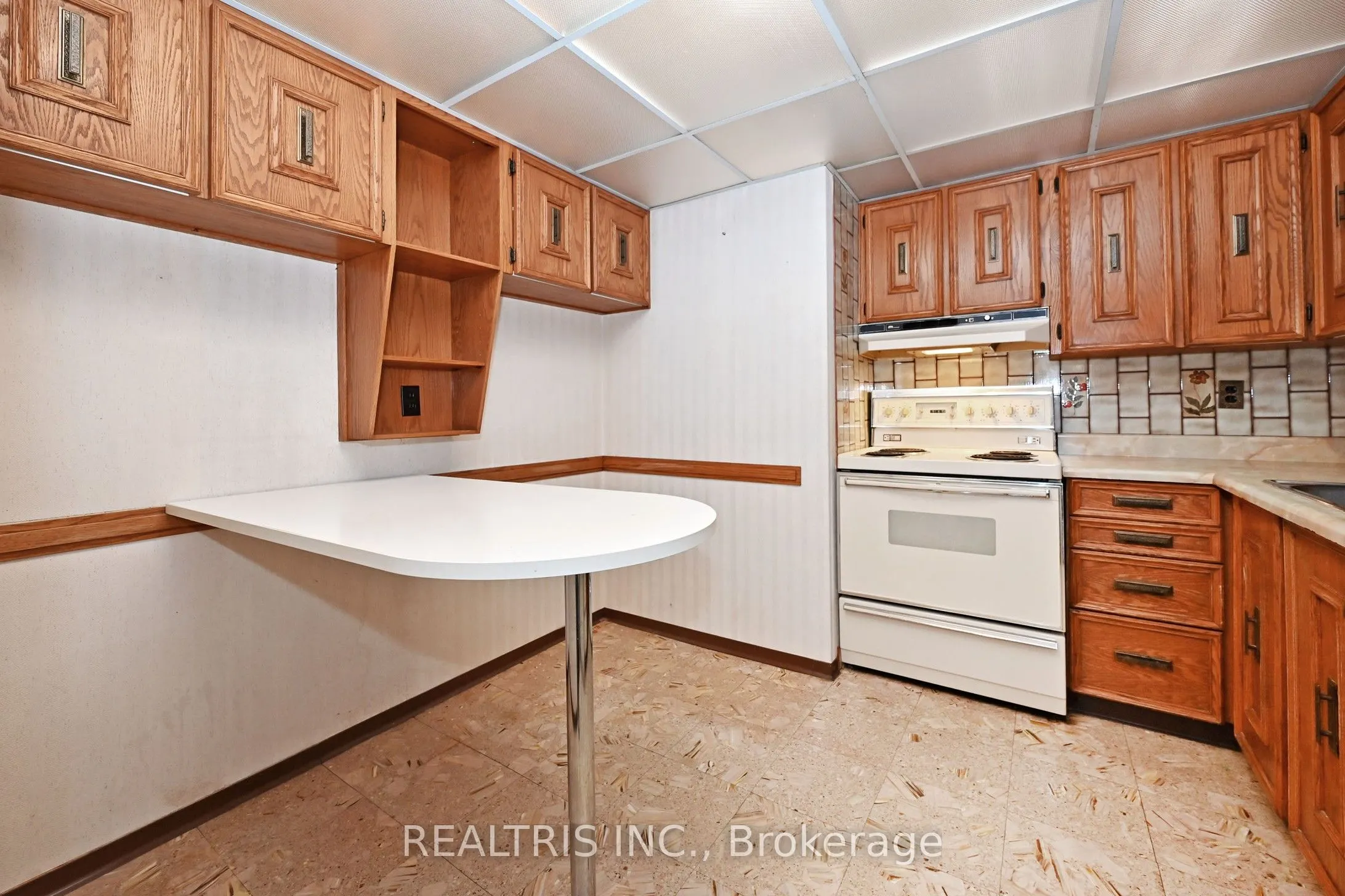 2323 Confederation Parkway, #807