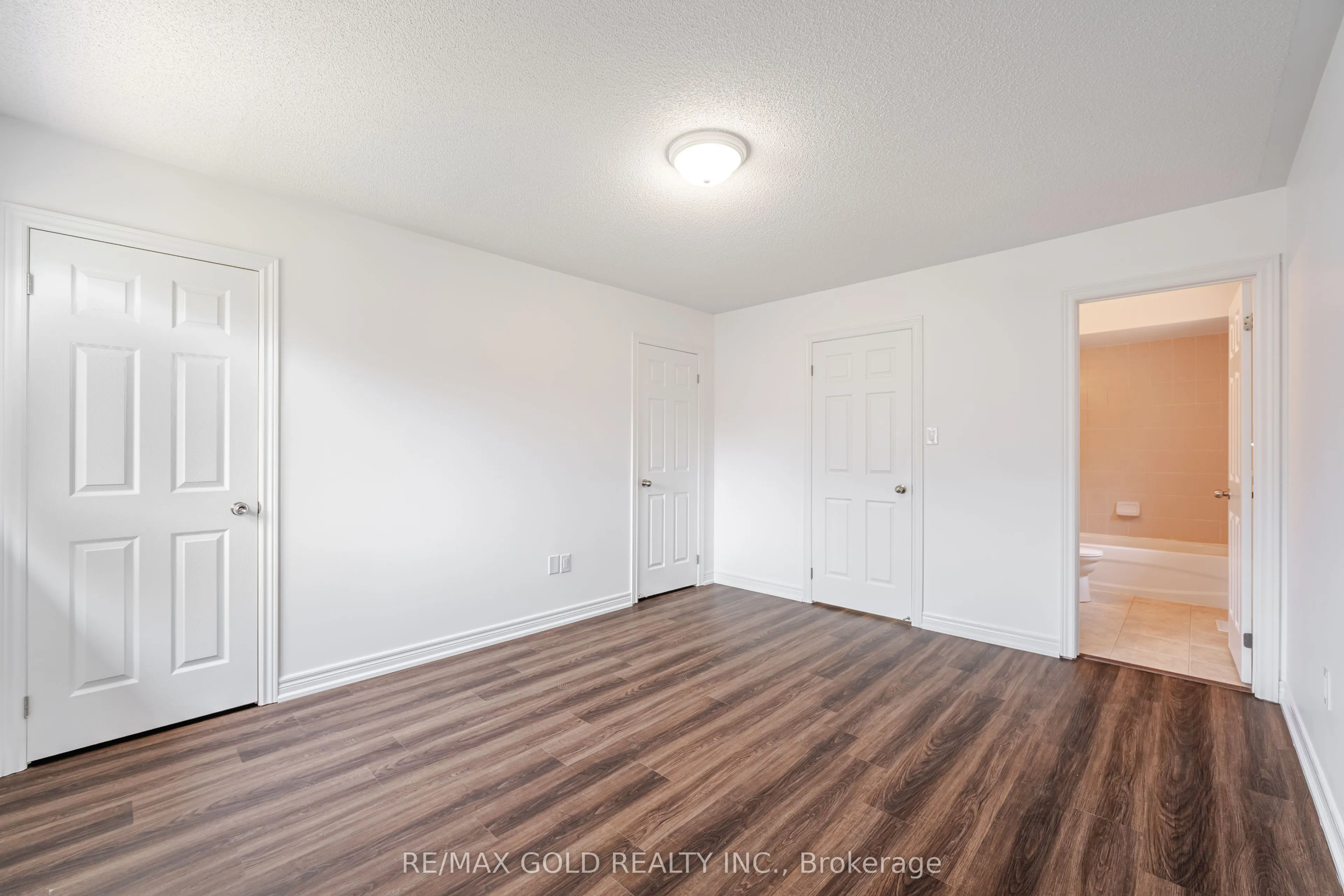5288 Longford Crescent