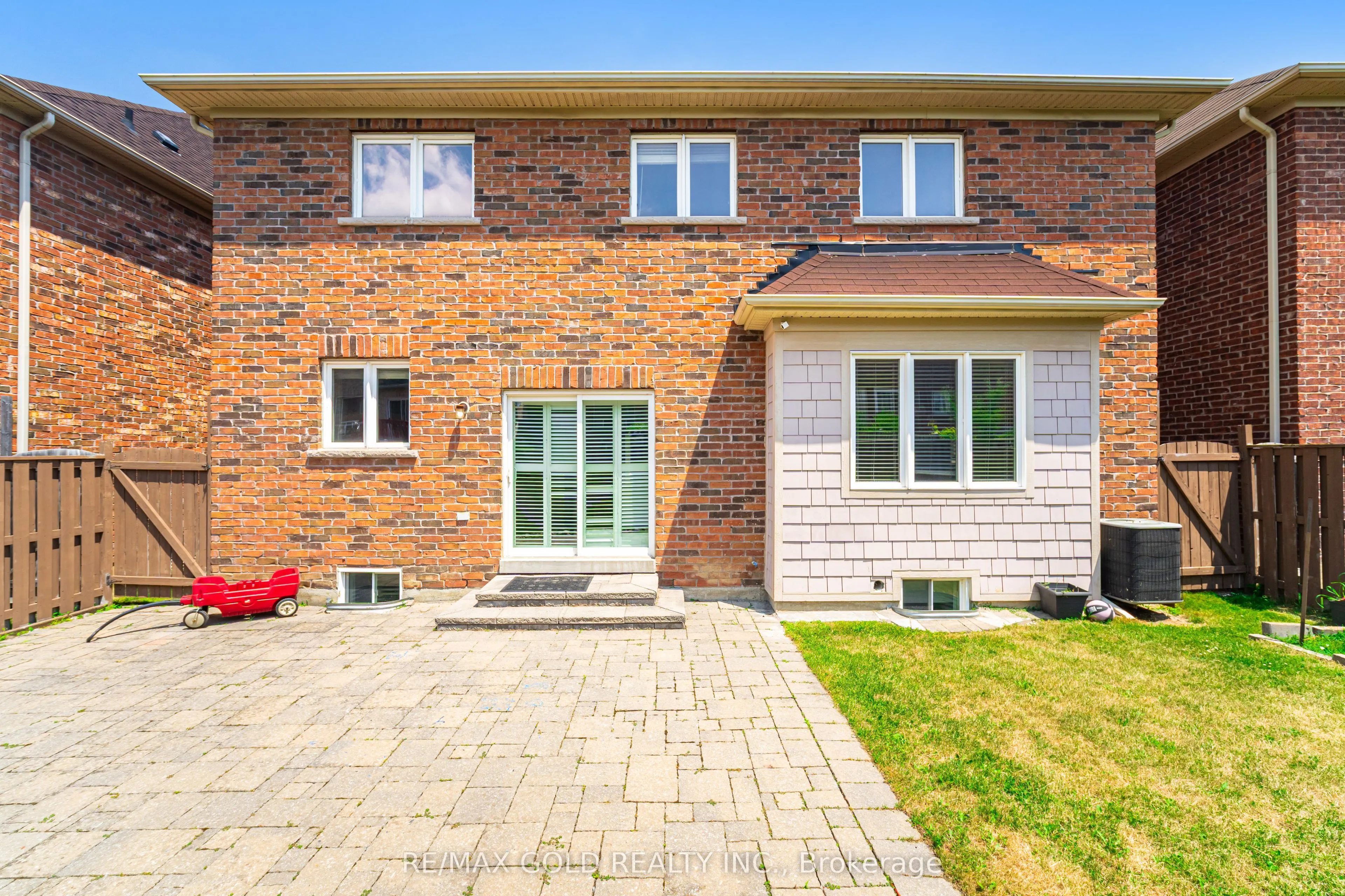 5288 Longford Crescent
