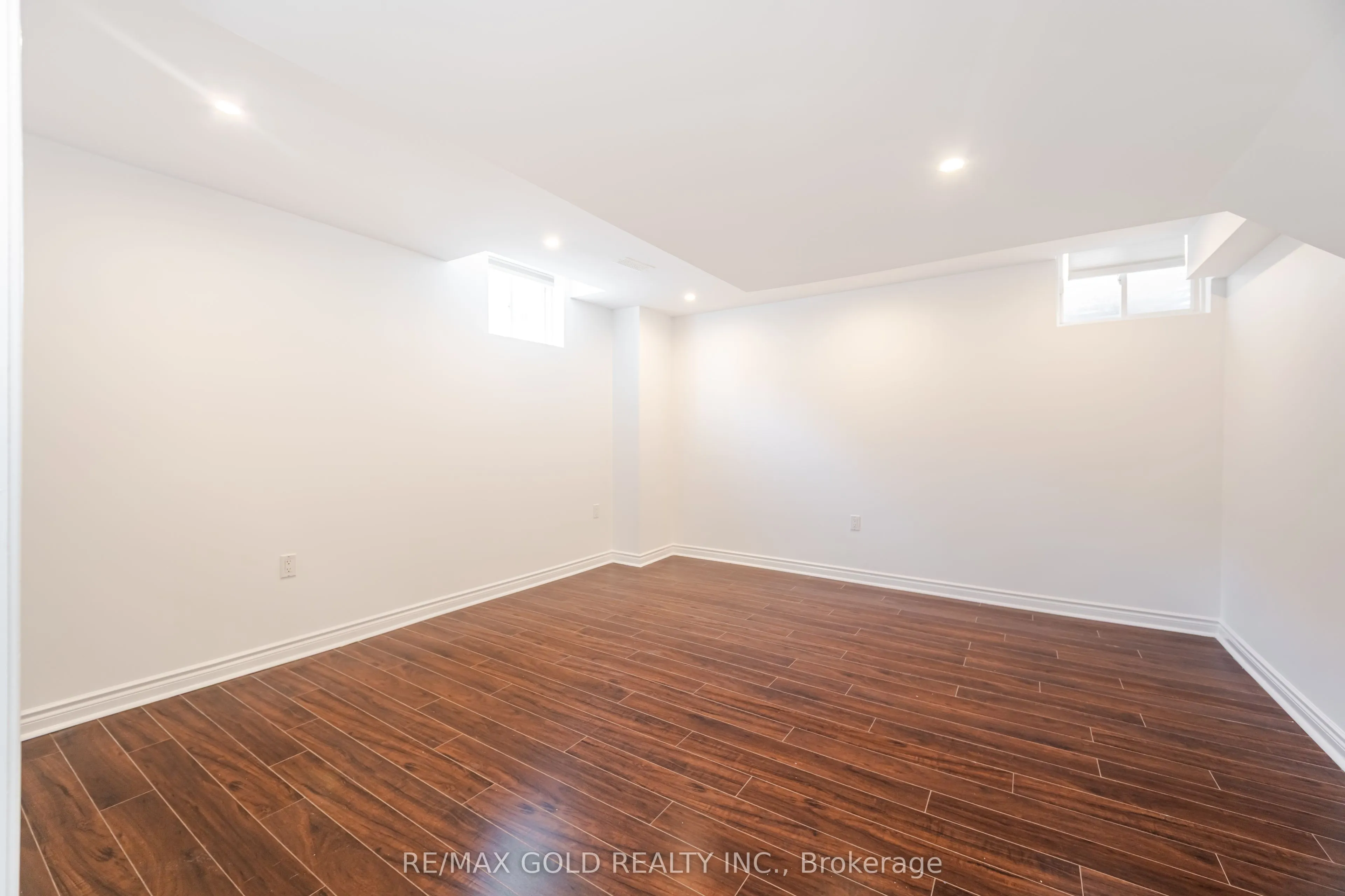 5288 Longford Crescent