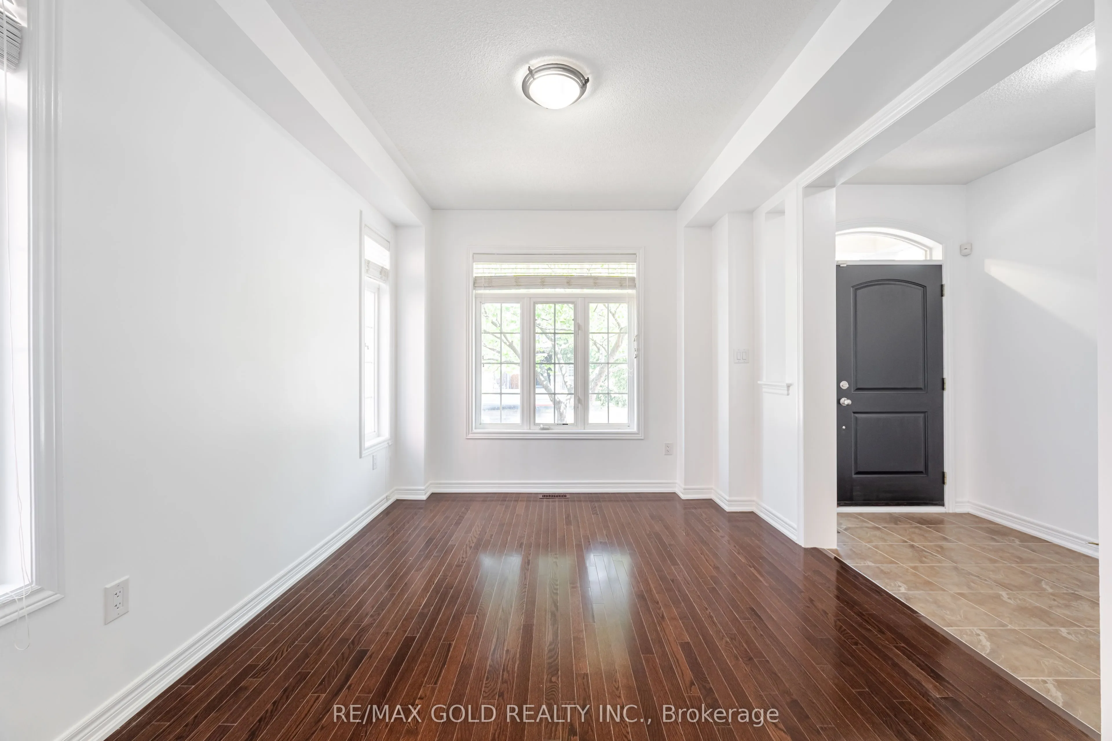 5288 Longford Crescent