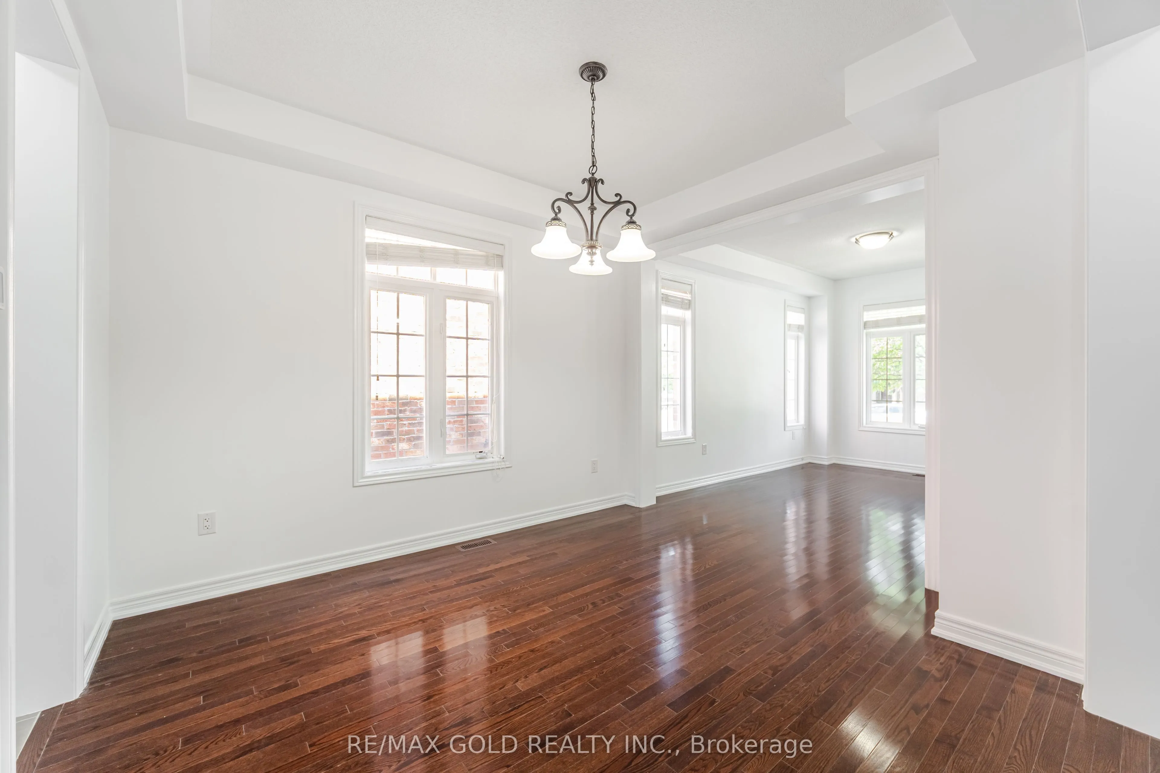 5288 Longford Crescent
