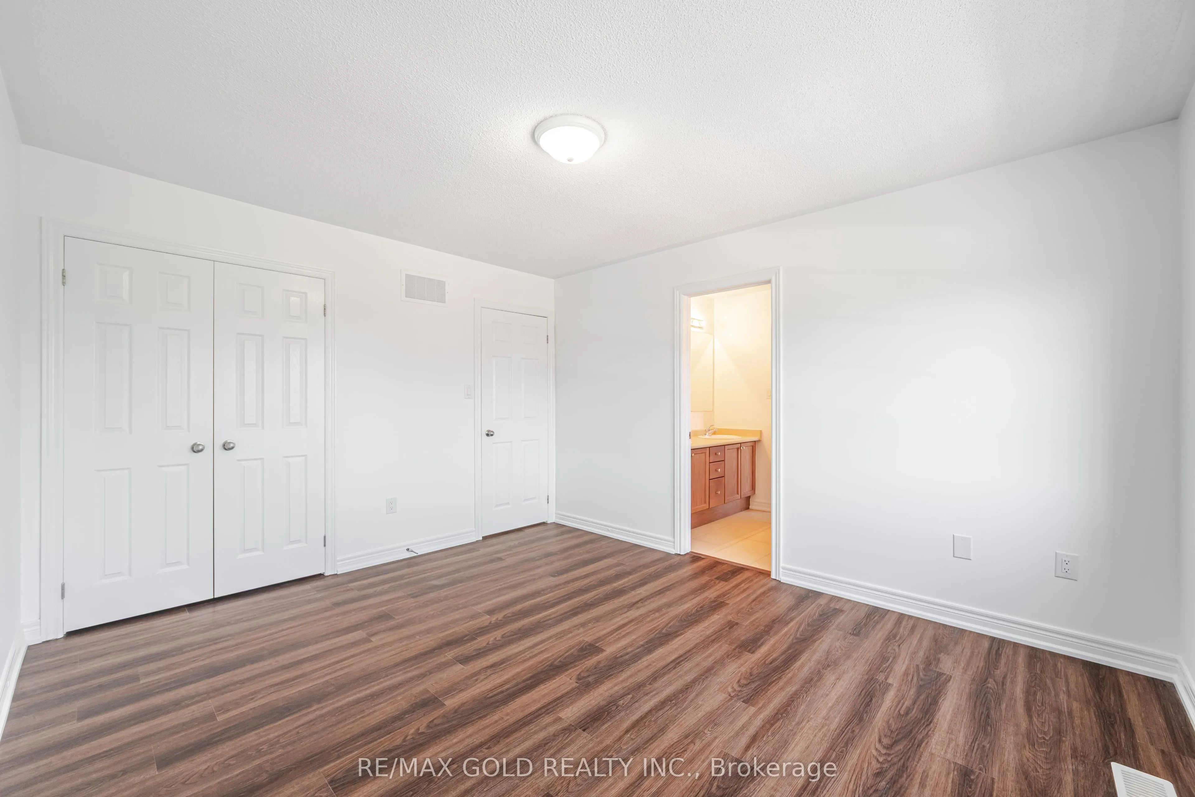 5288 Longford Crescent