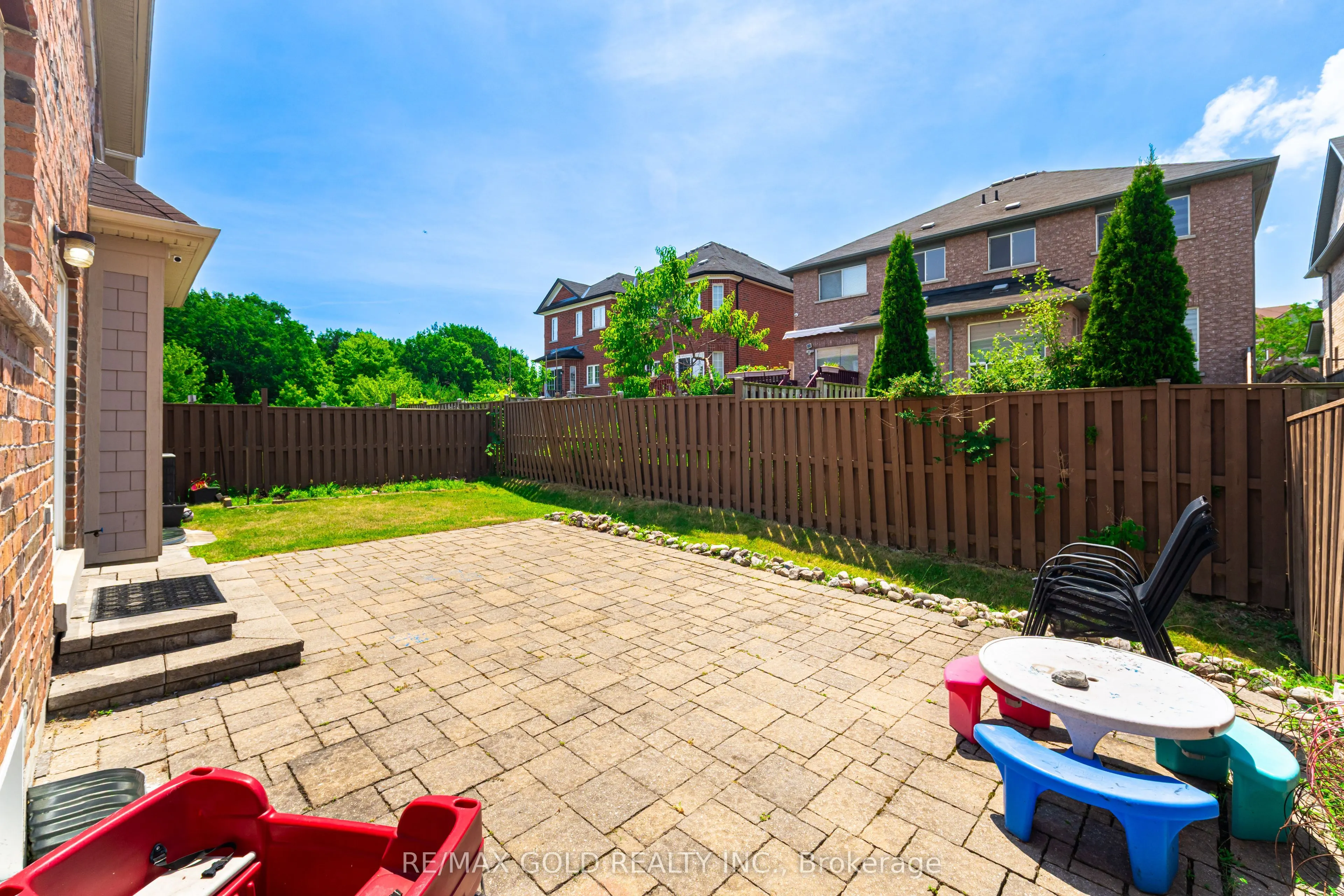 5288 Longford Crescent