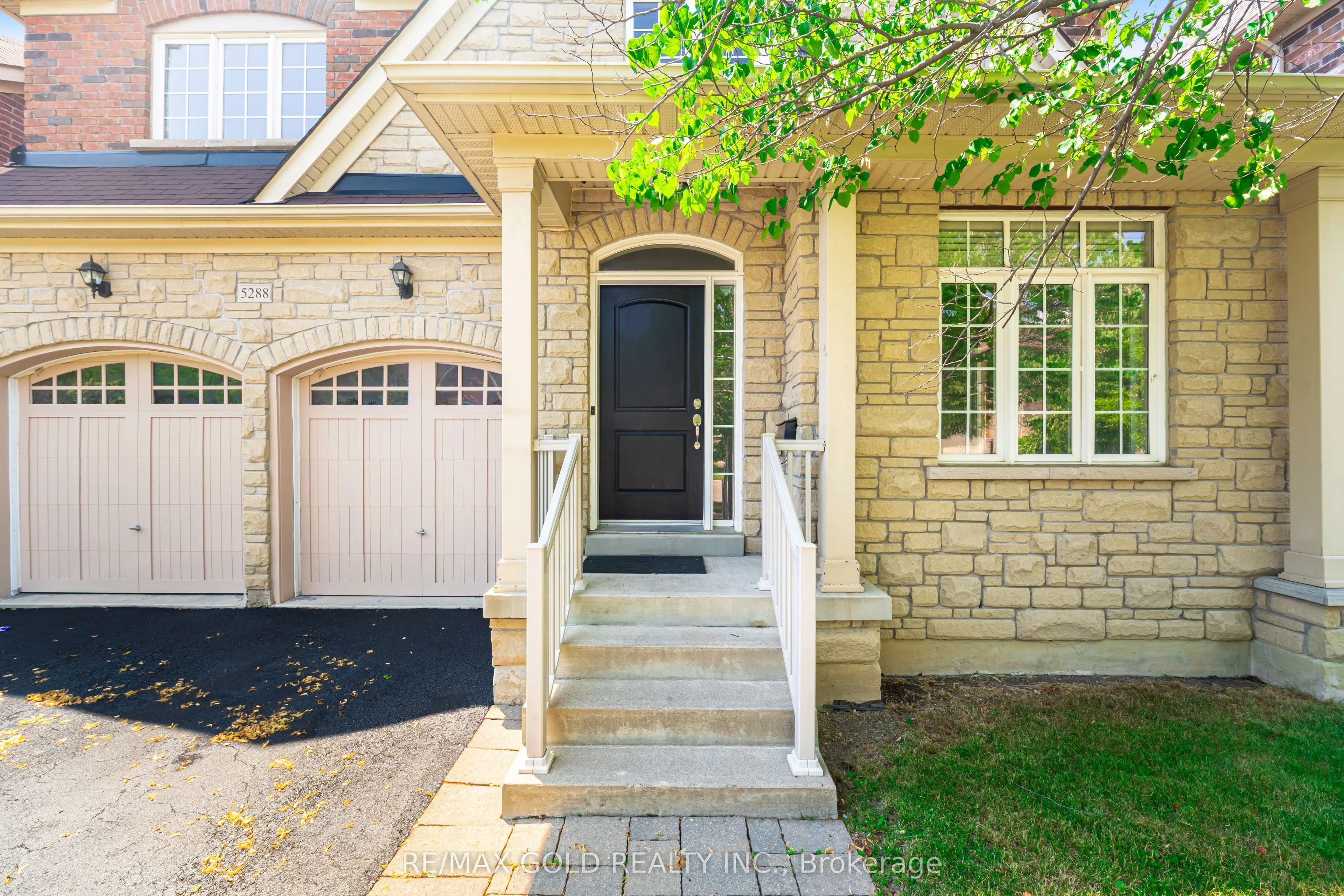 5288 Longford Crescent