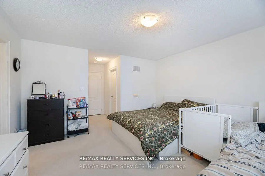 7 Lady Evelyn Crescent