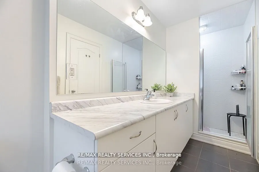 7 Lady Evelyn Crescent