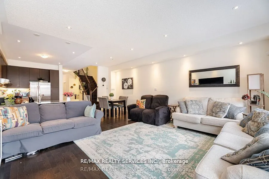 7 Lady Evelyn Crescent