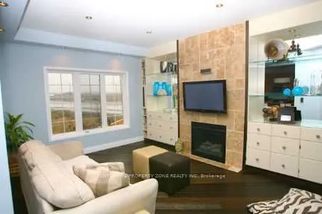 2 Abbotsbury Drive