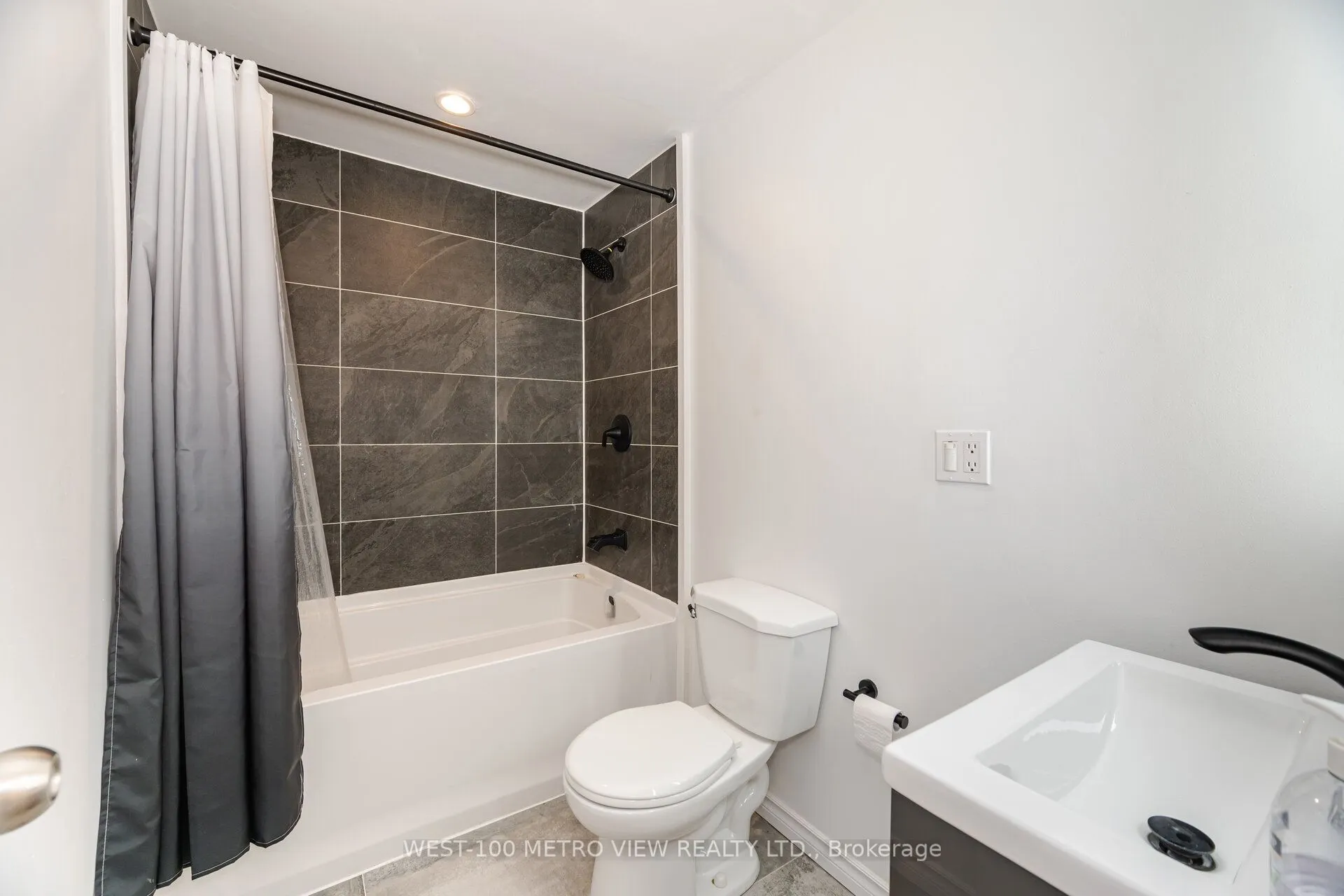 3339 Mainsail Crescent