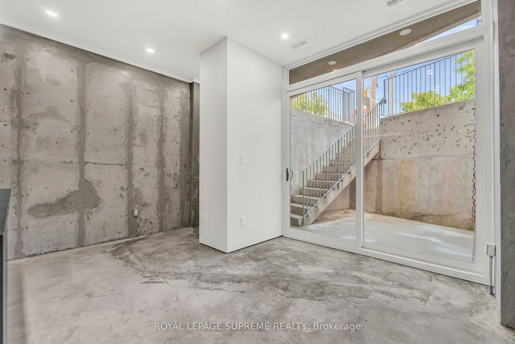 101 Bernice Crescent, #1