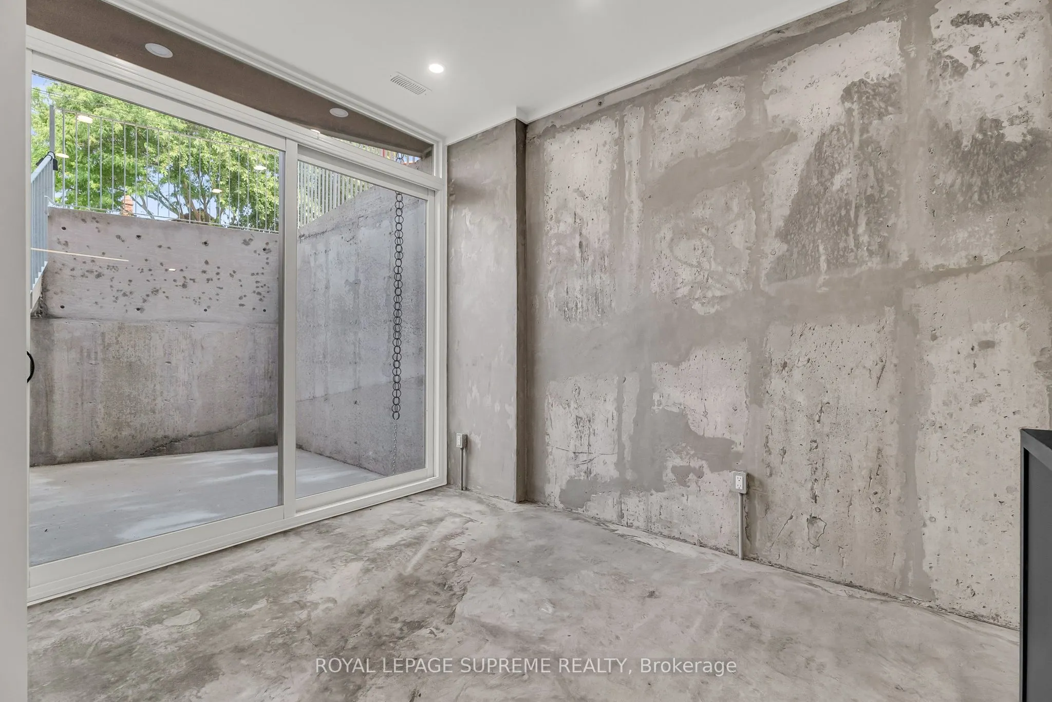 101 Bernice Crescent, #1