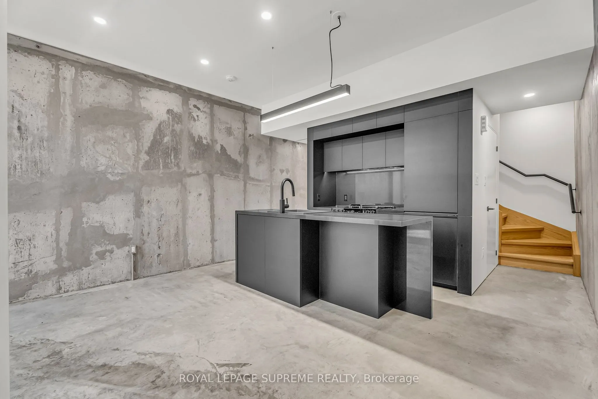 101 Bernice Crescent, #1