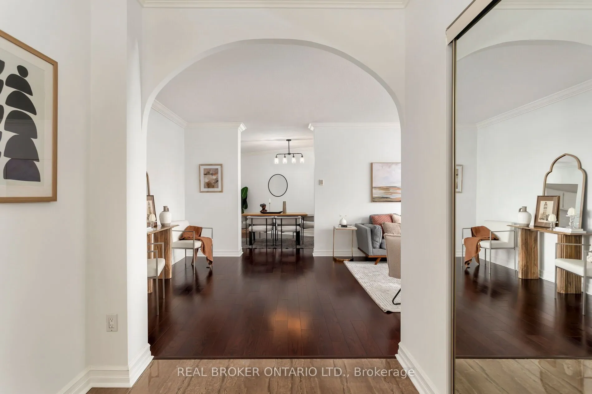 5250 Lakeshore Road, #607