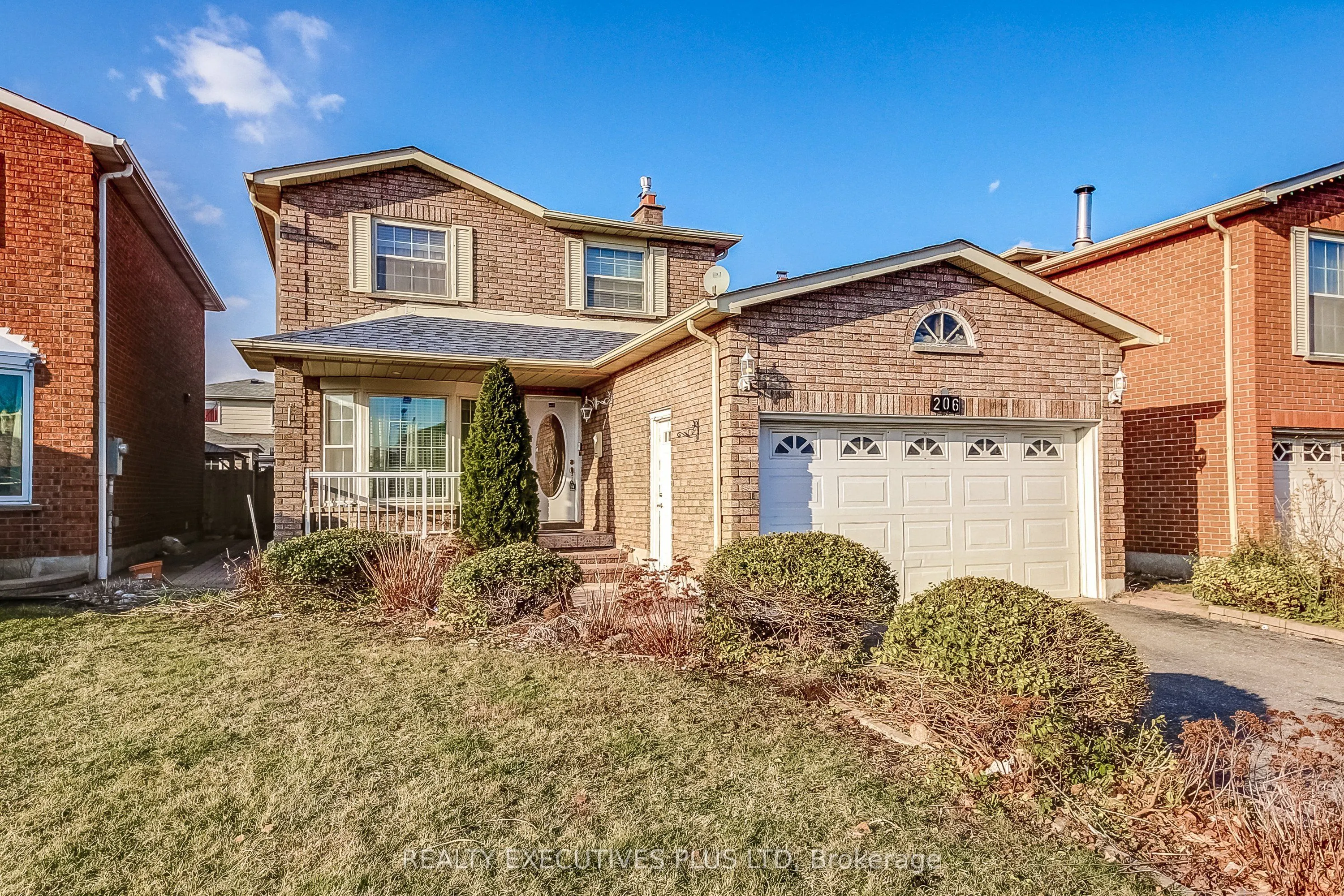 206 Vodden Street W