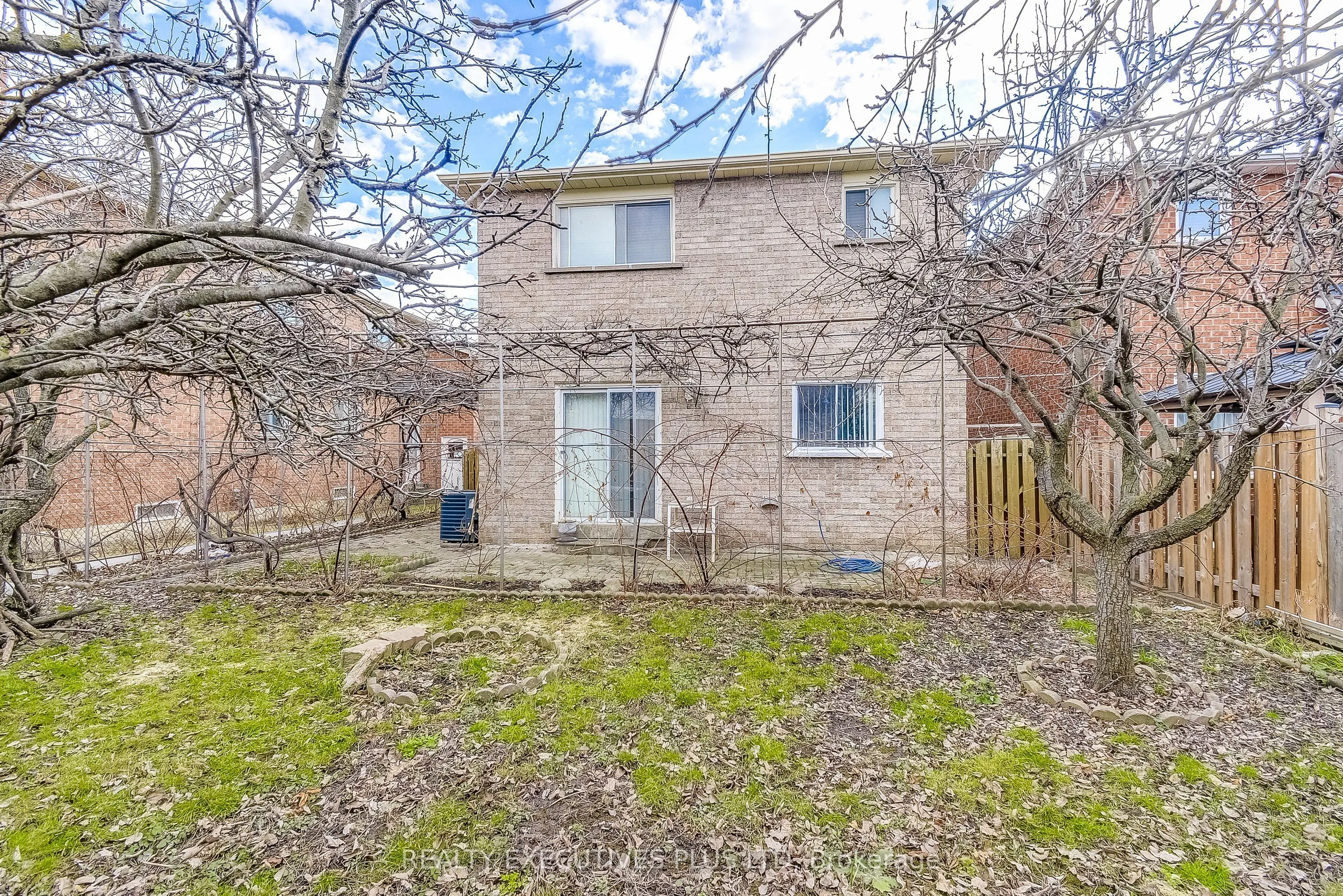 206 Vodden Street W