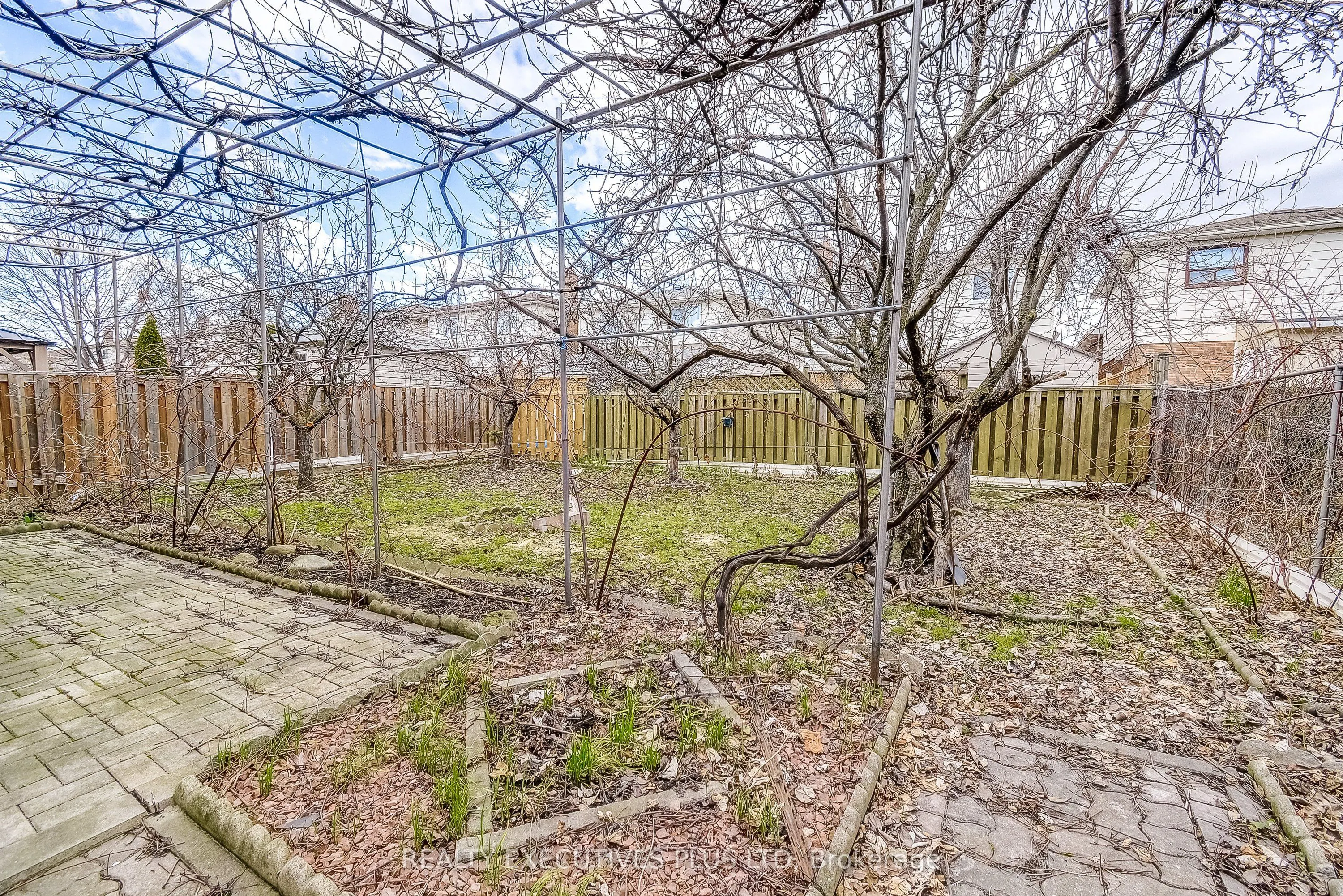 206 Vodden Street W
