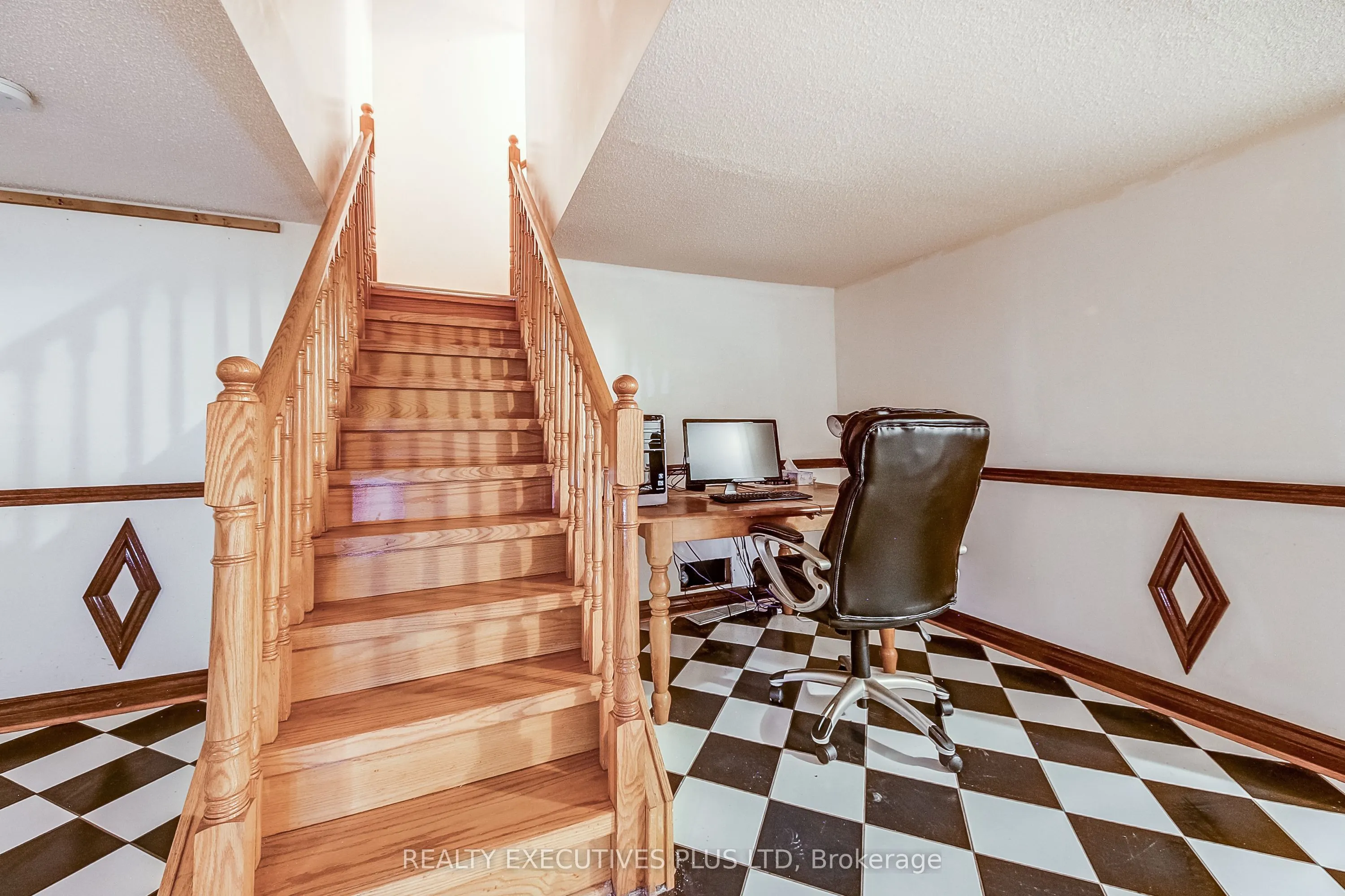 206 Vodden Street W