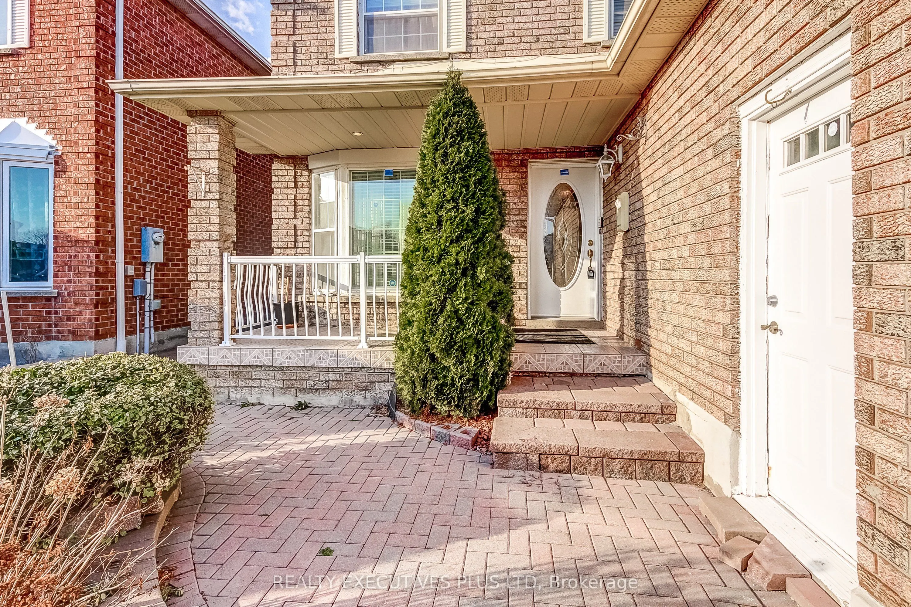 206 Vodden Street W
