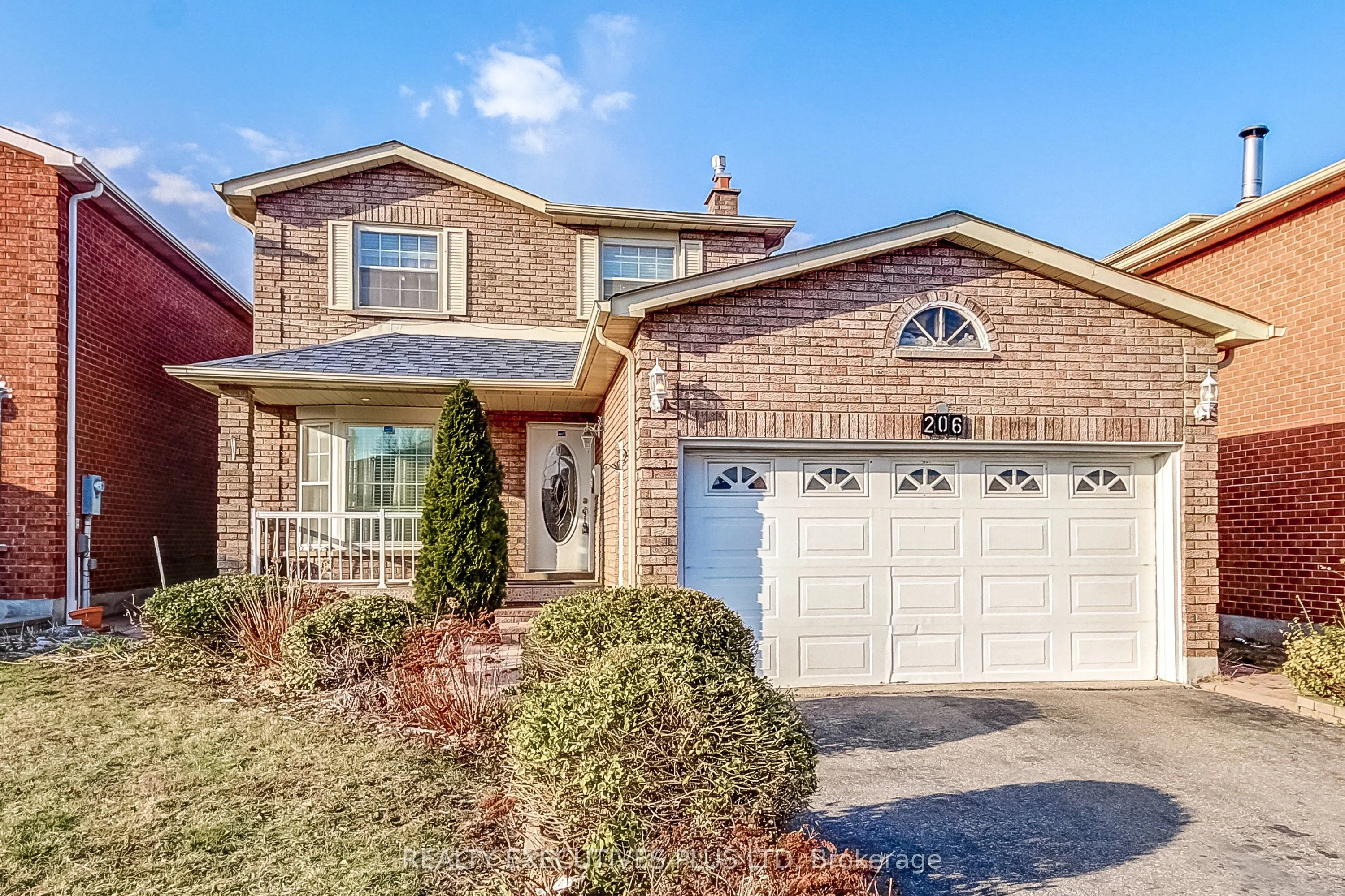 206 Vodden Street W