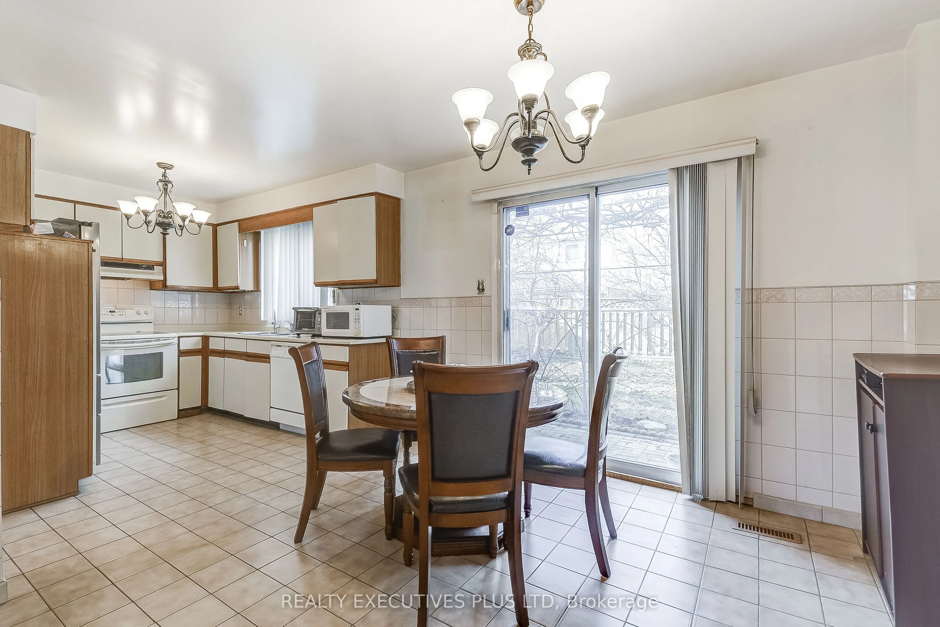 206 Vodden Street W