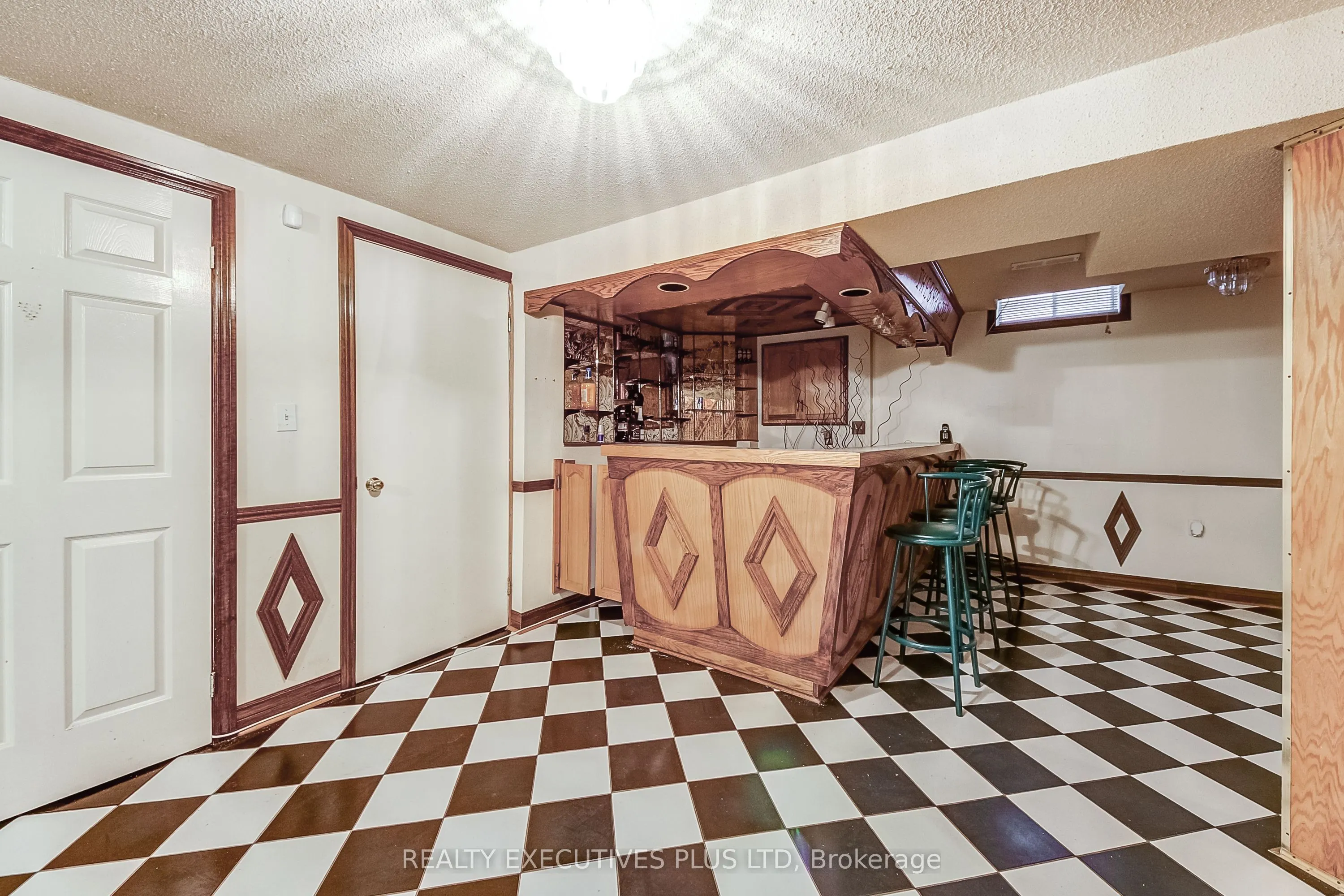 206 Vodden Street W