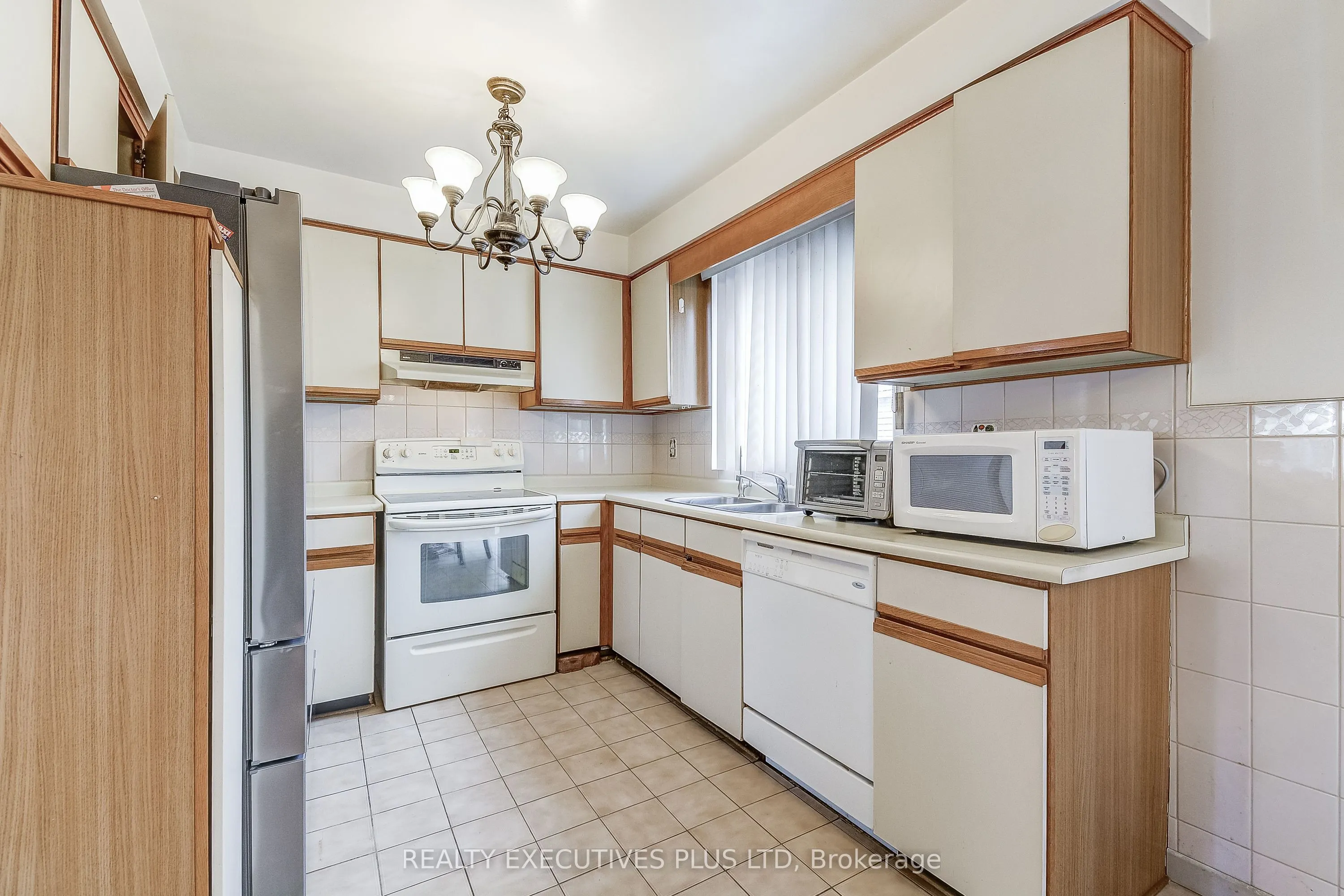 206 Vodden Street W