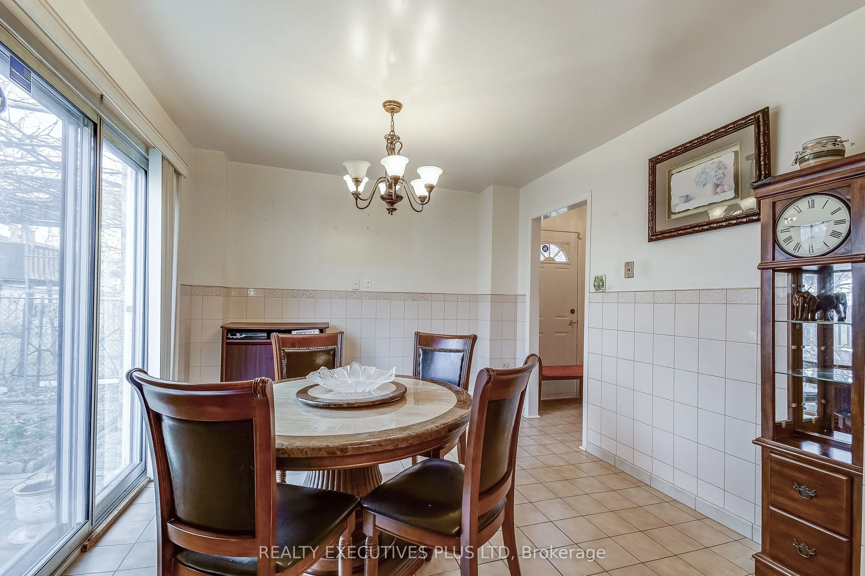 206 Vodden Street W