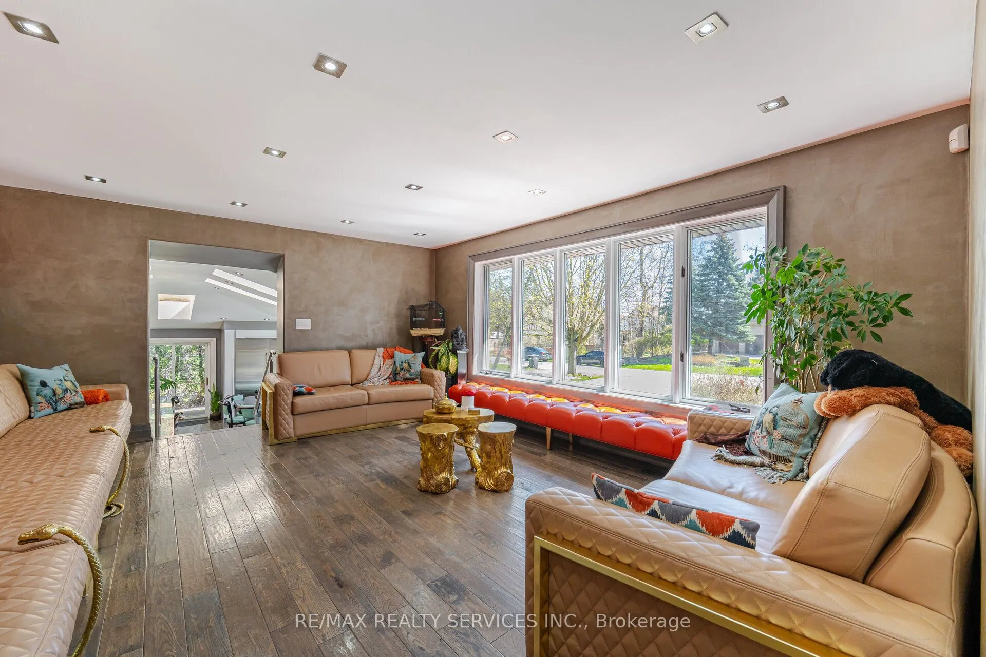 1607 Watersedge Road