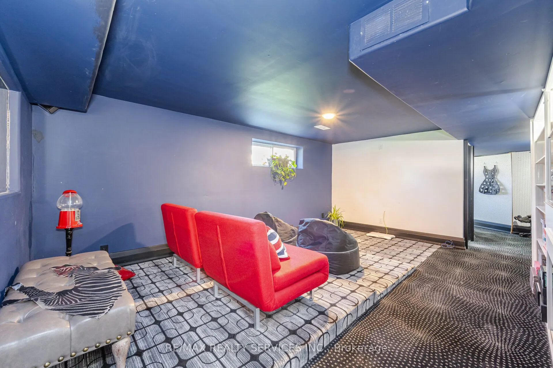 1607 Watersedge Road