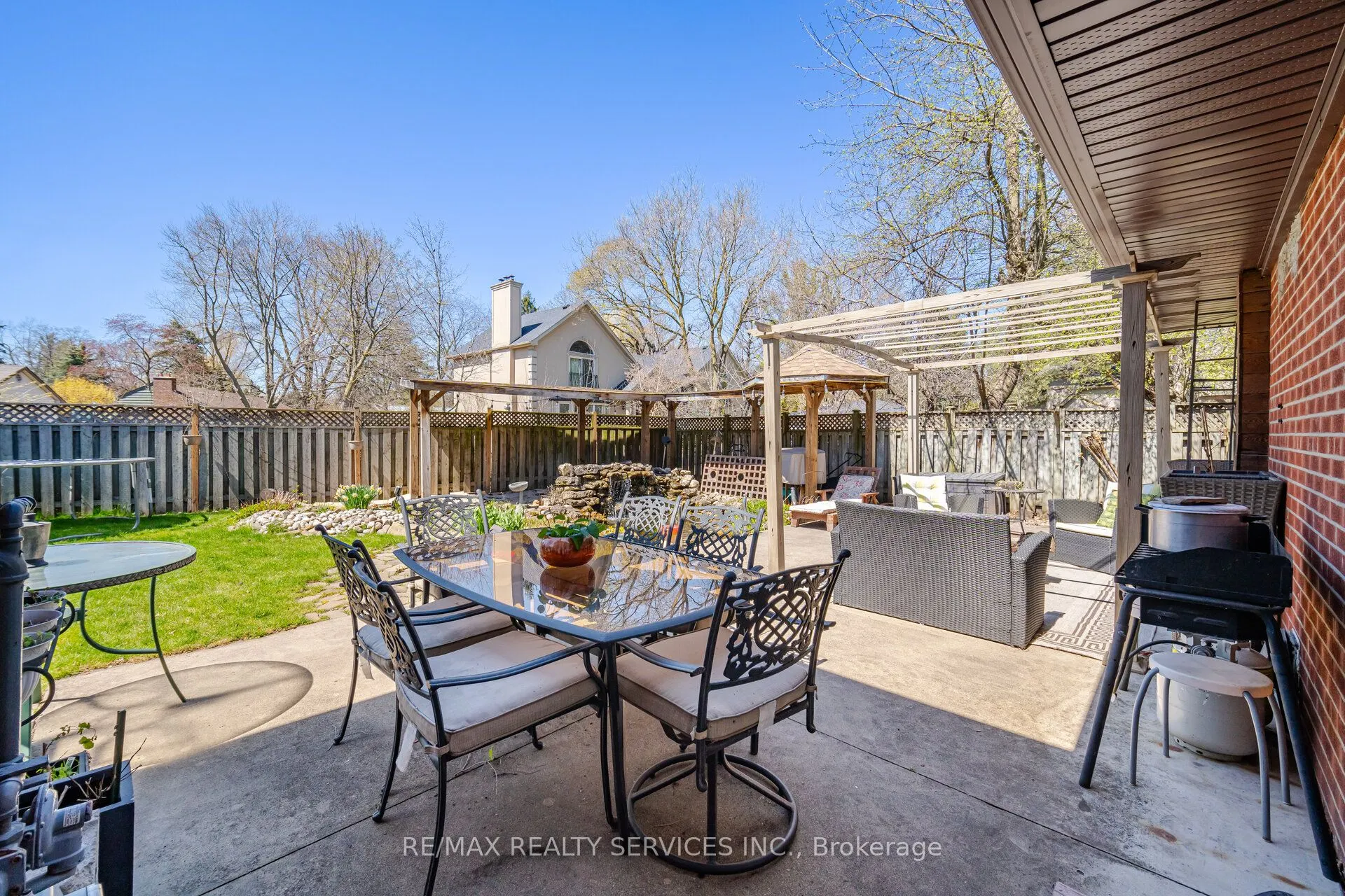 1607 Watersedge Road