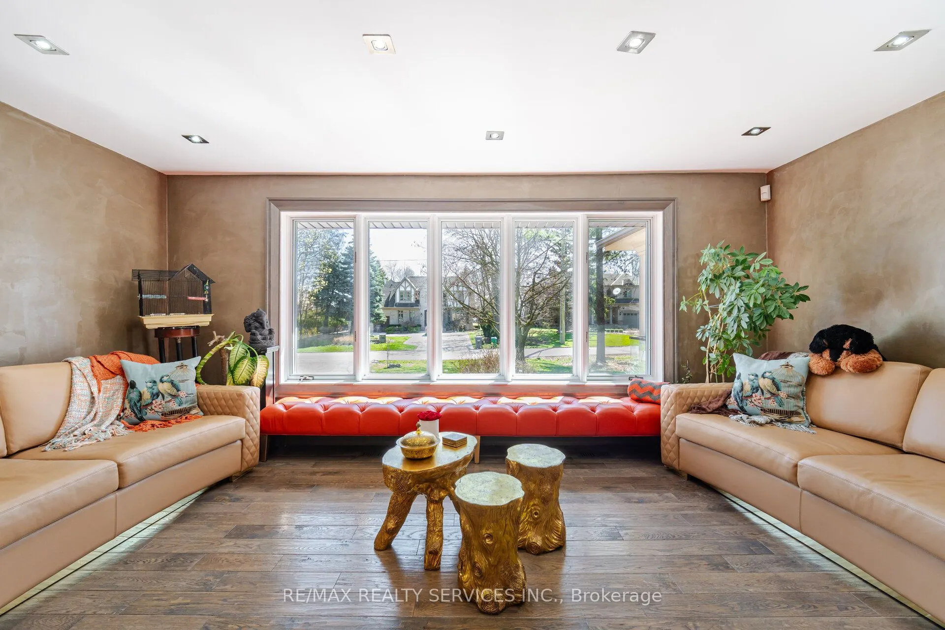 1607 Watersedge Road