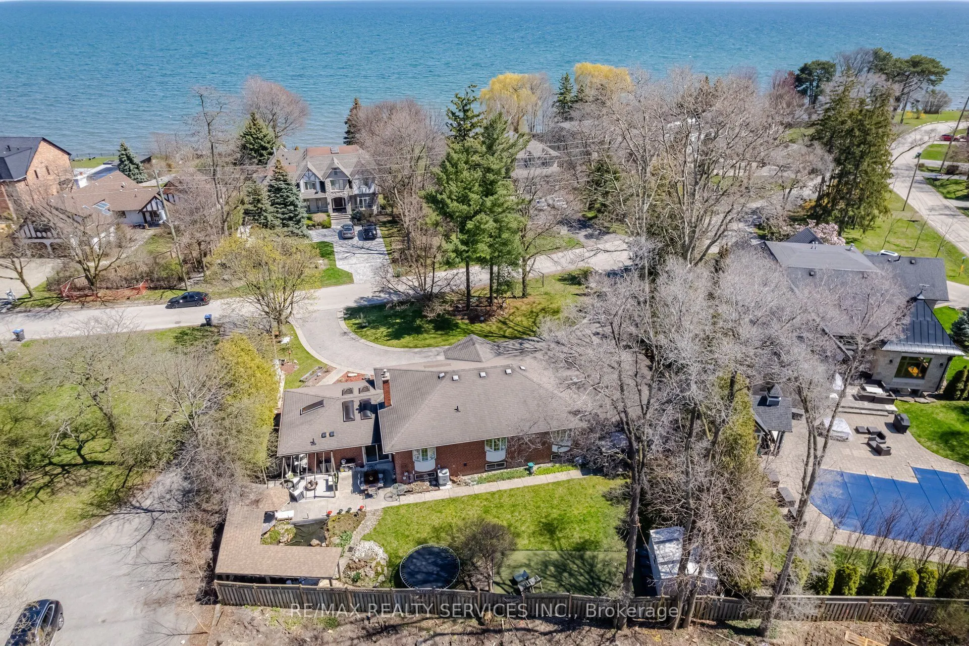 1607 Watersedge Road