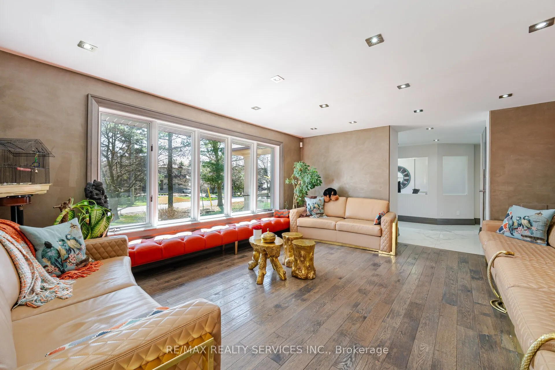 1607 Watersedge Road