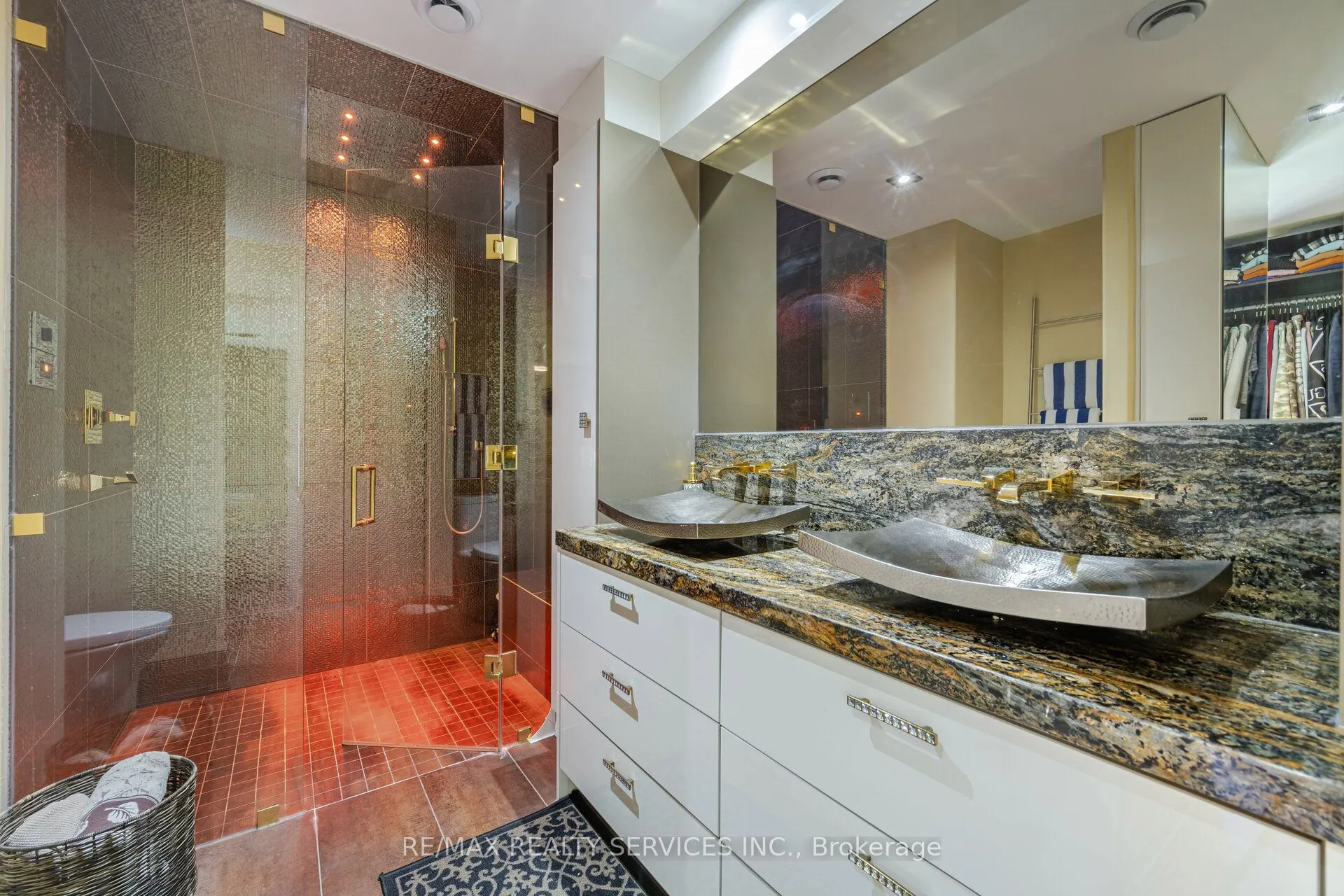 1607 Watersedge Road