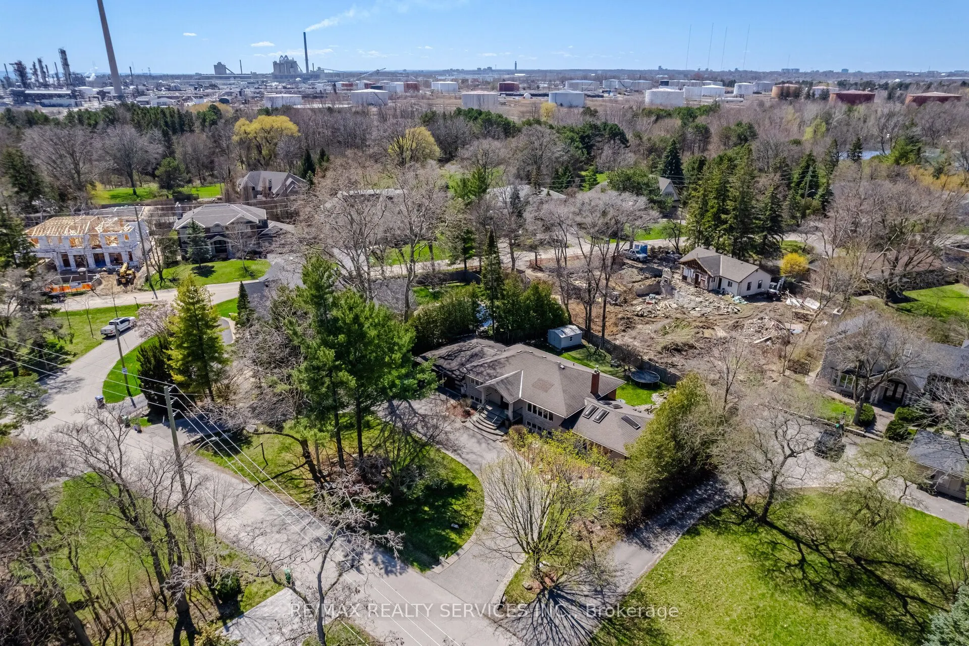 1607 Watersedge Road