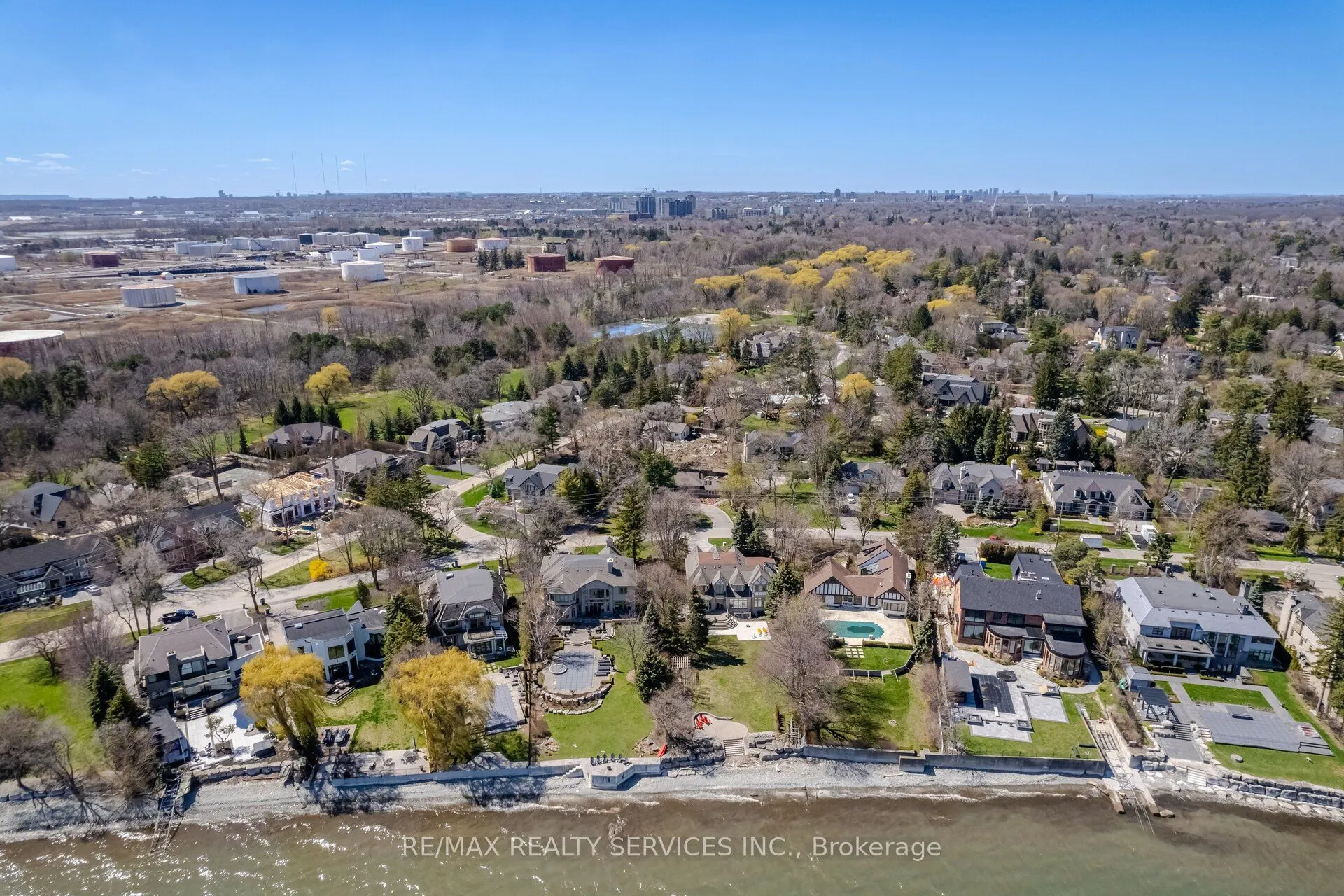 1607 Watersedge Road