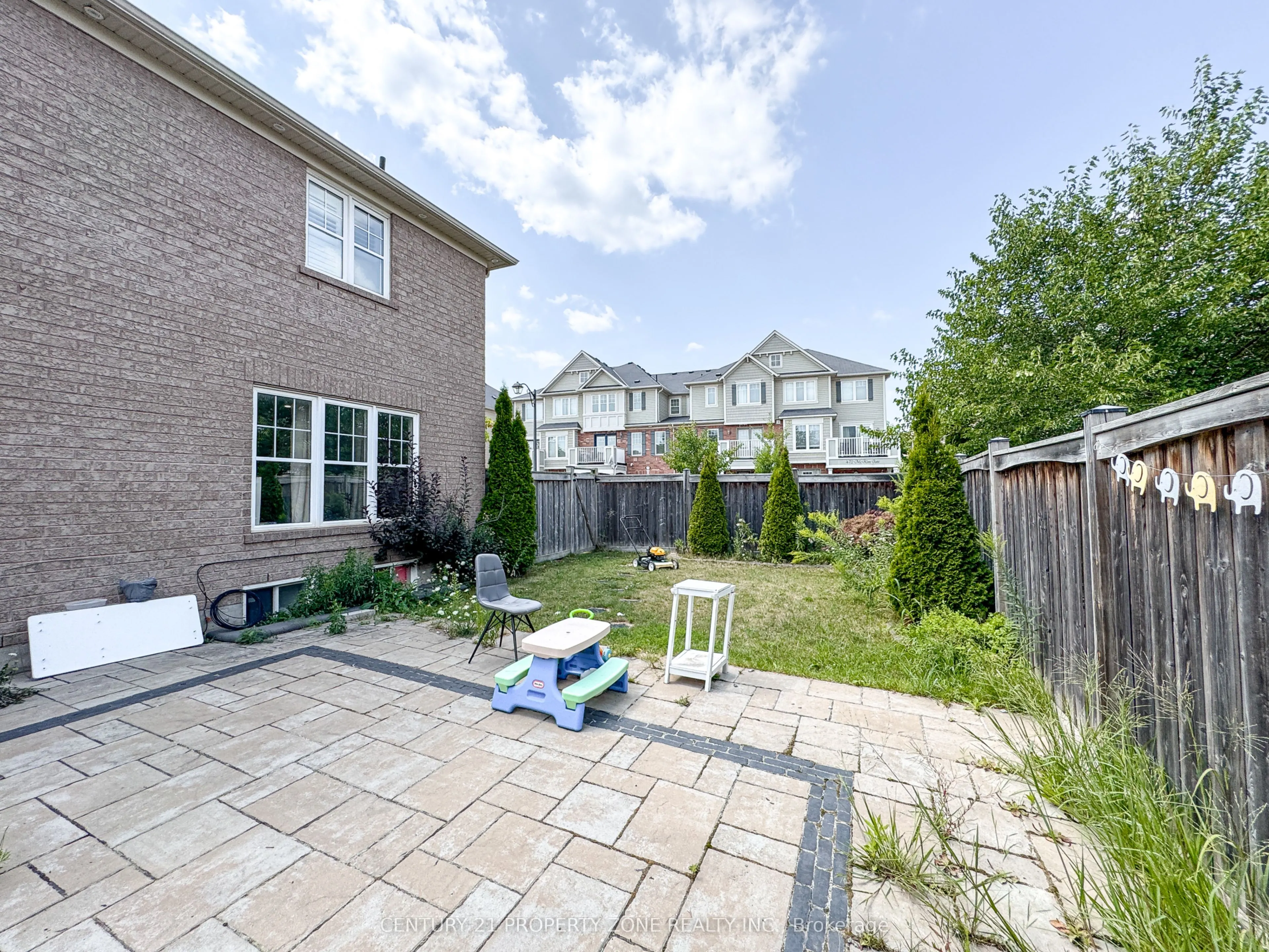 901 Challinor Terrace
