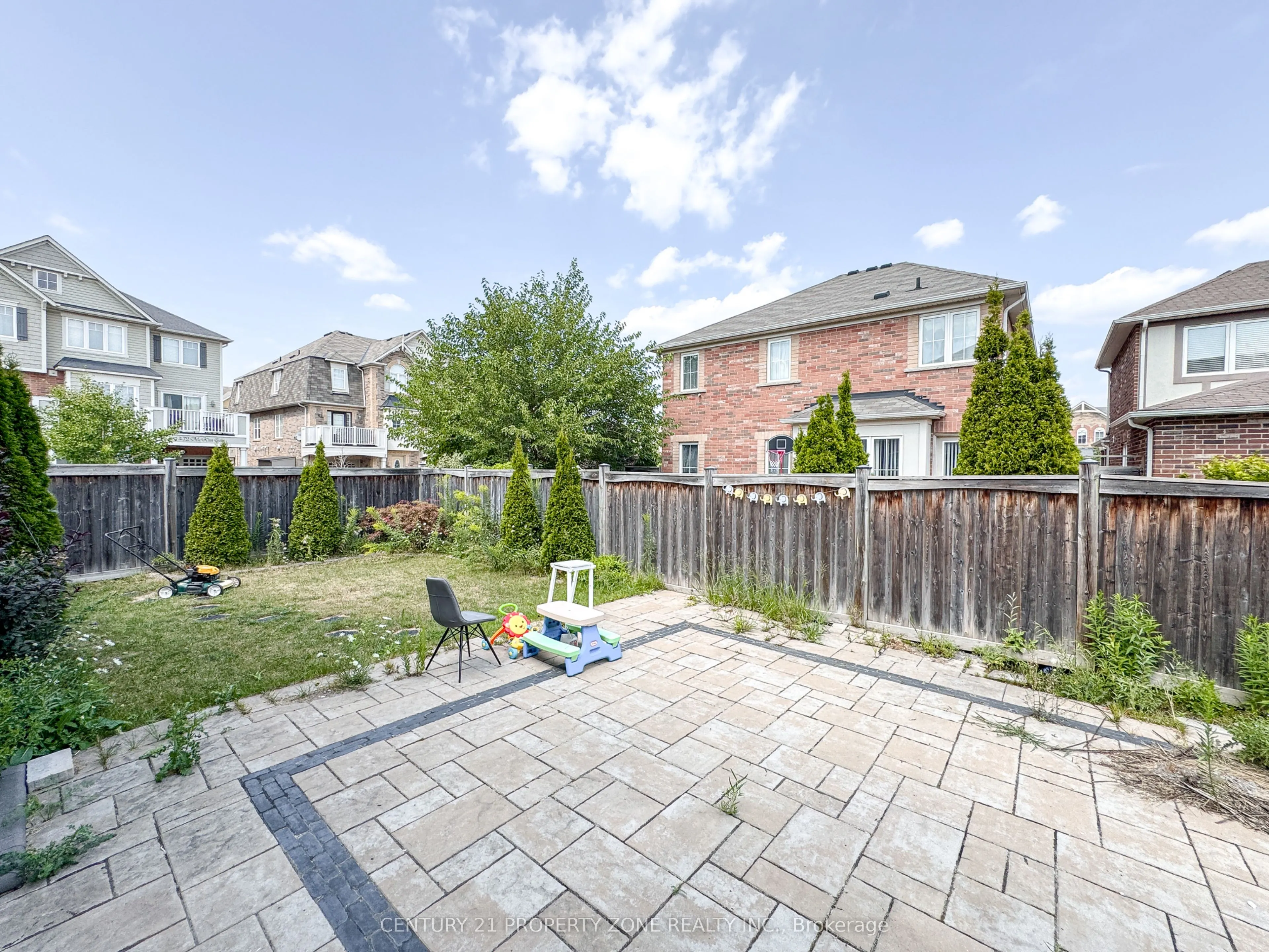 901 Challinor Terrace
