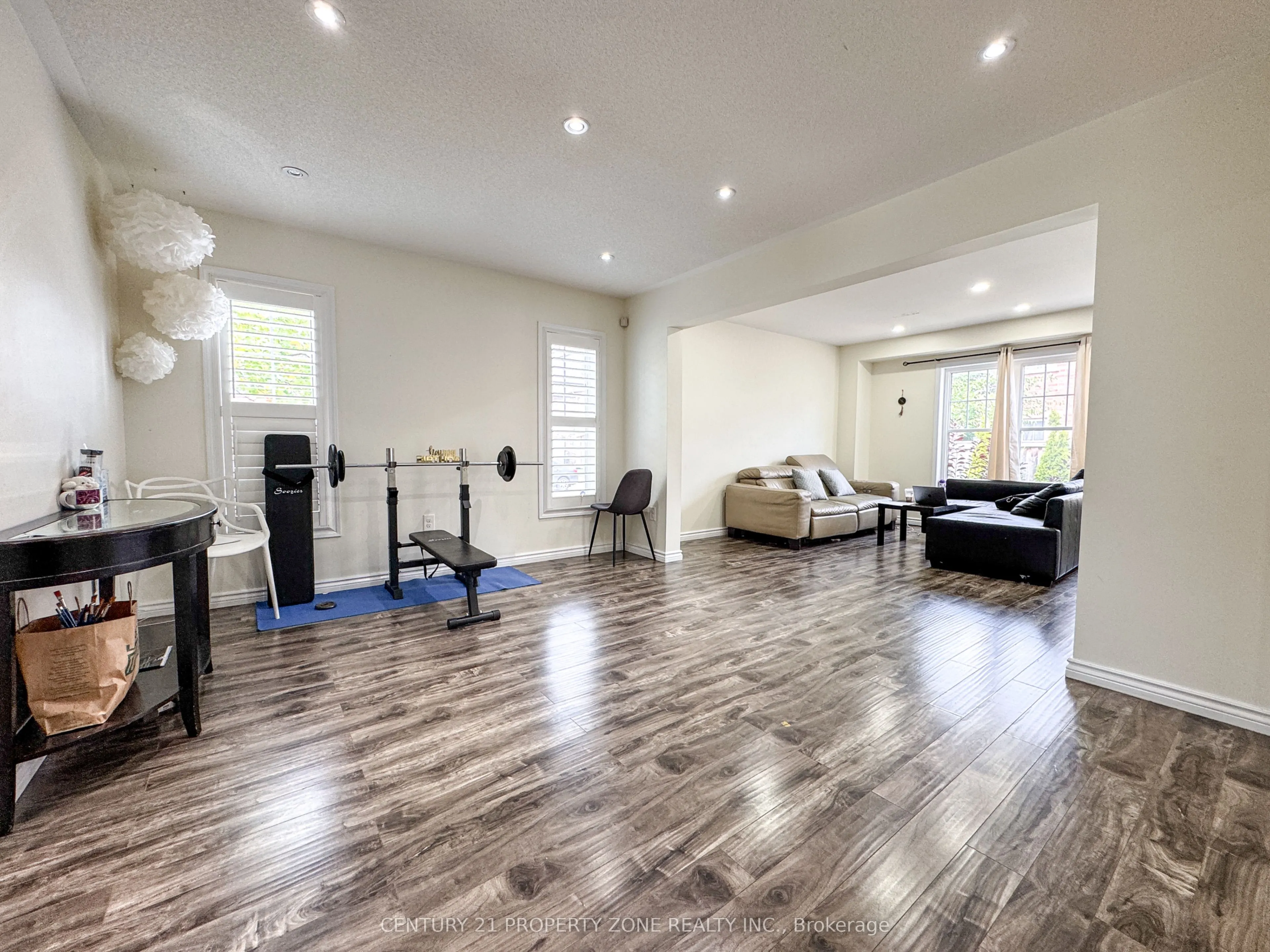 901 Challinor Terrace