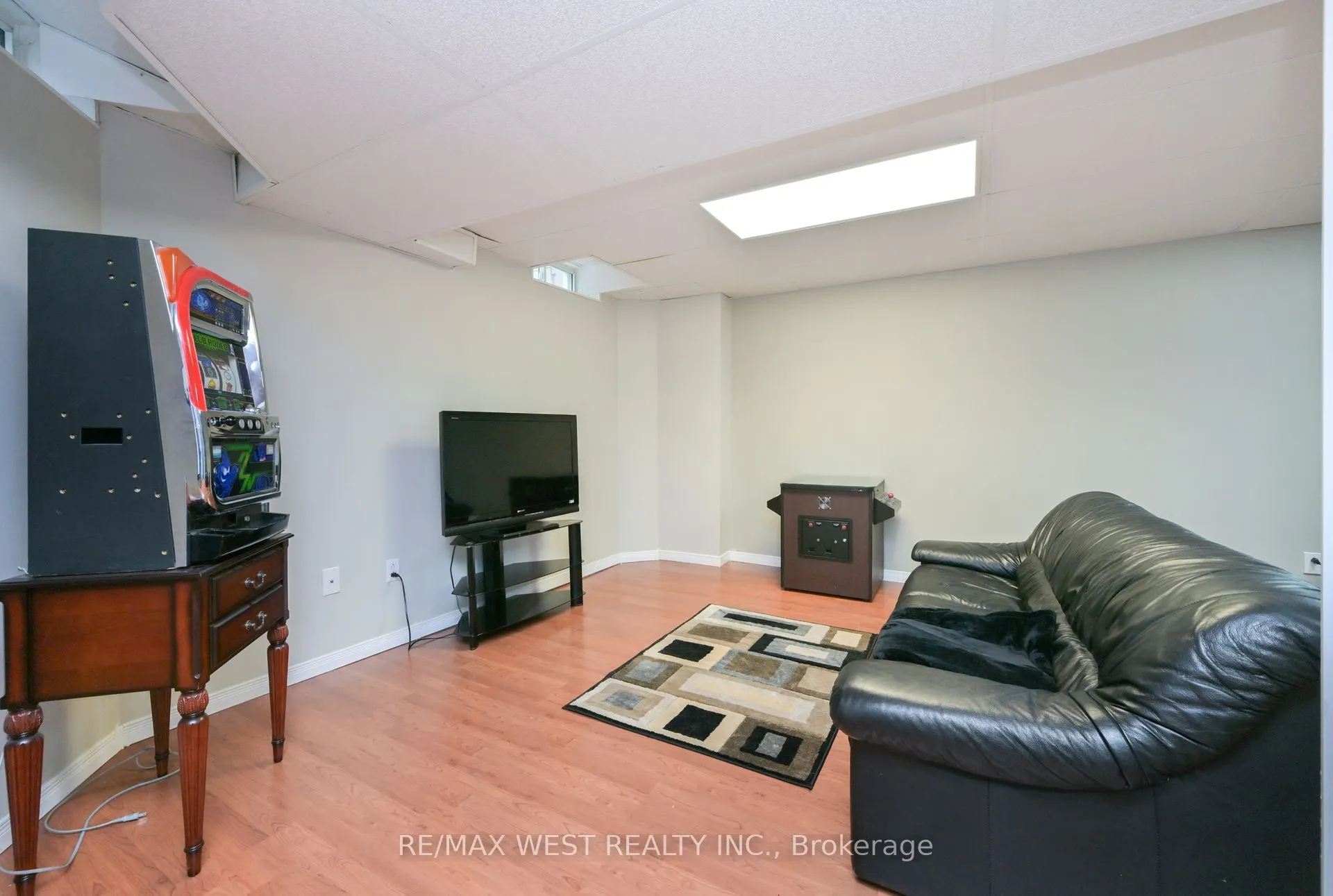 32 Crestridge Drive