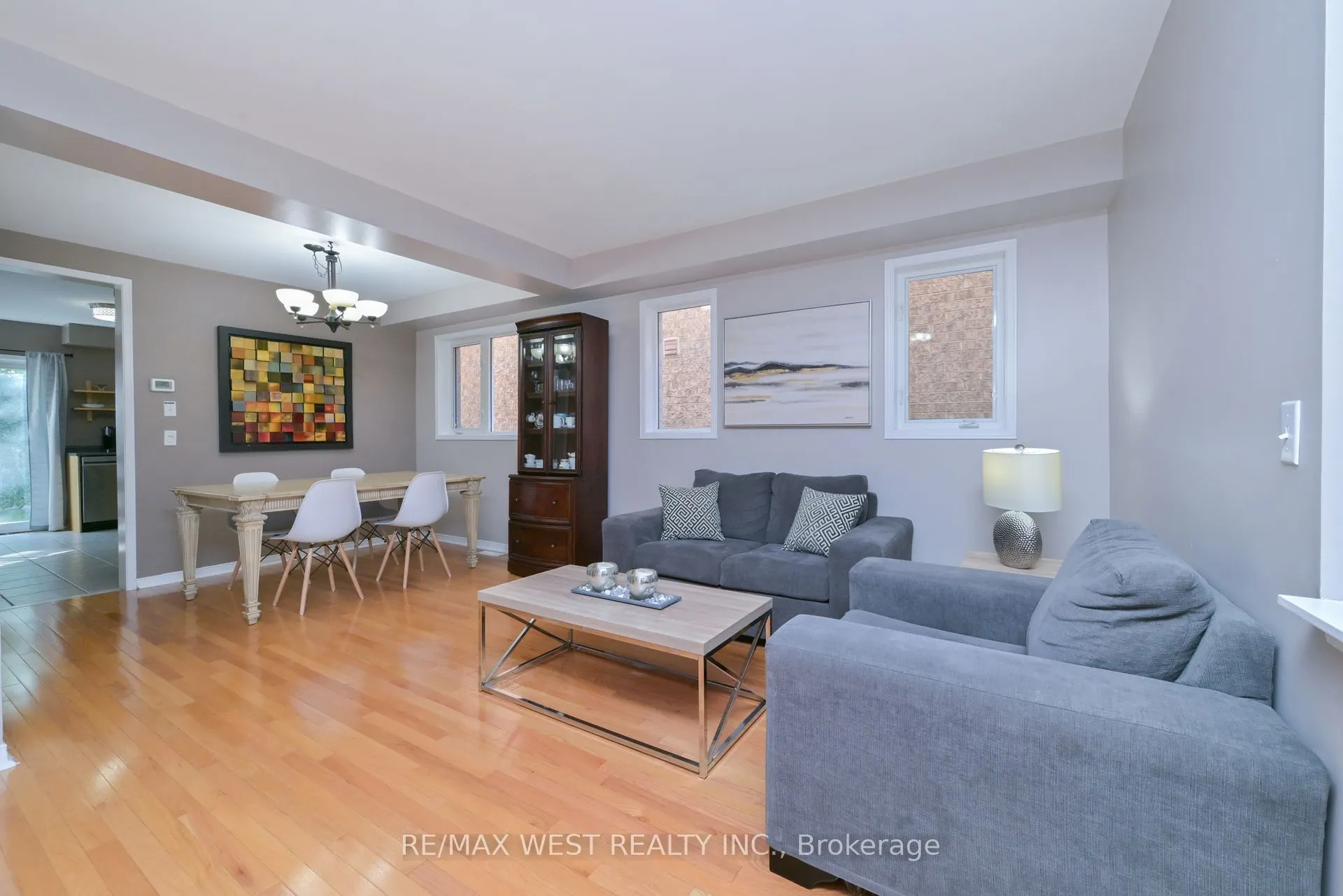 32 Crestridge Drive