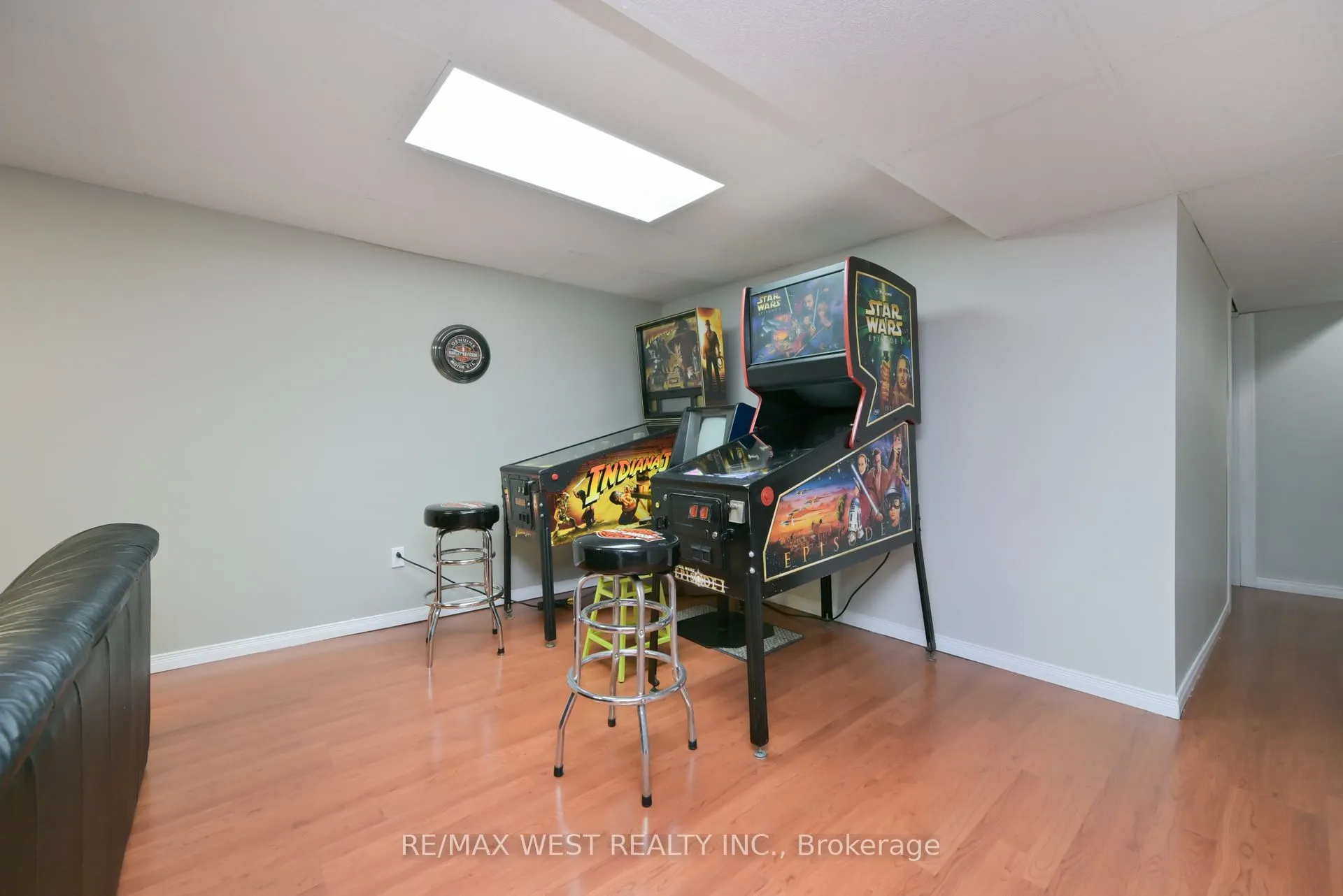 32 Crestridge Drive