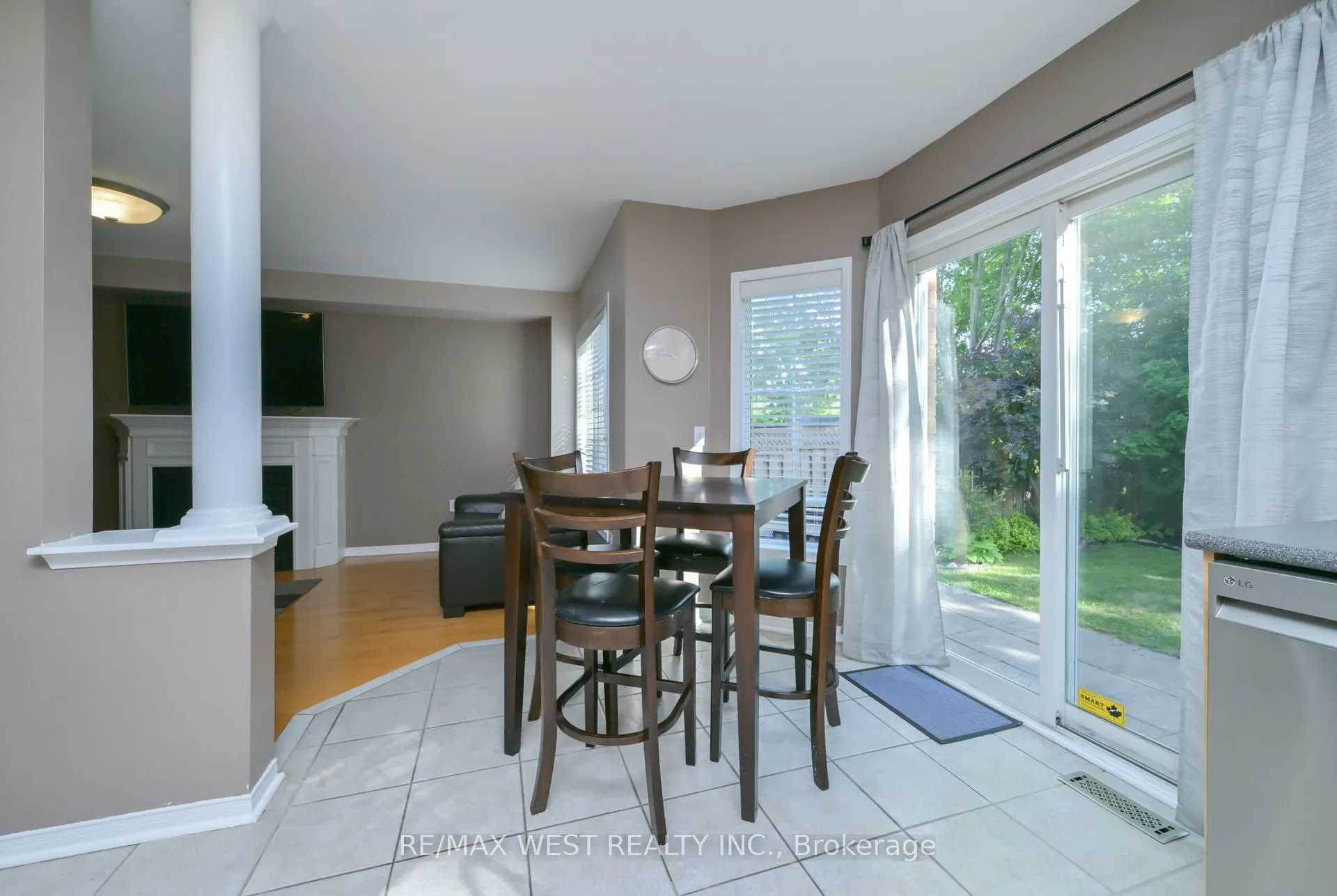 32 Crestridge Drive