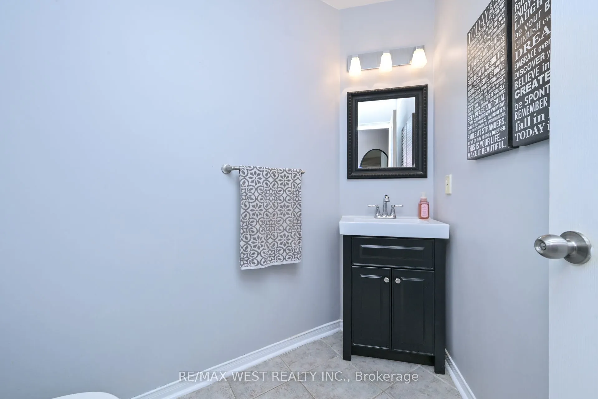 32 Crestridge Drive