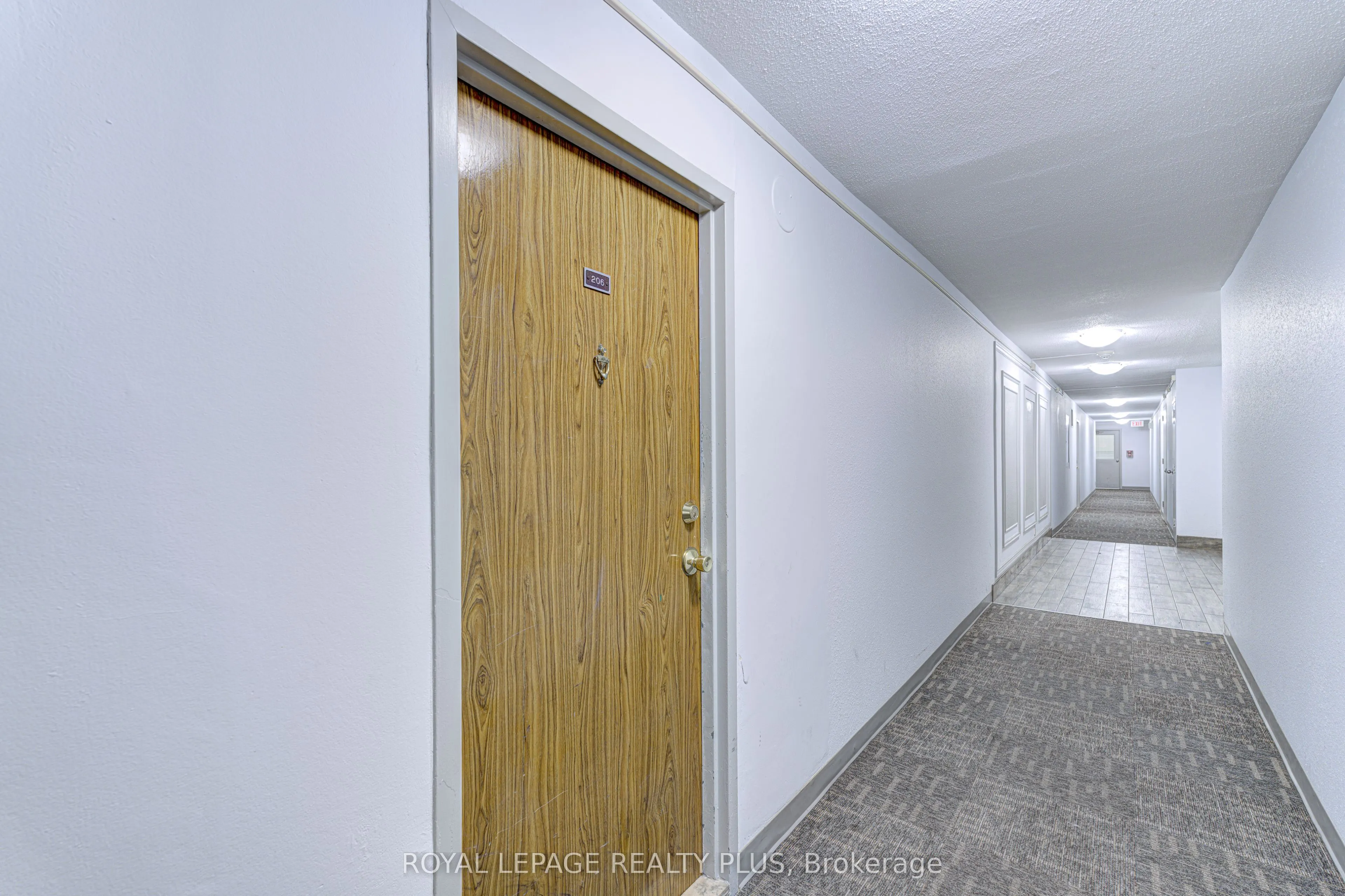 15 London Green Court, #206