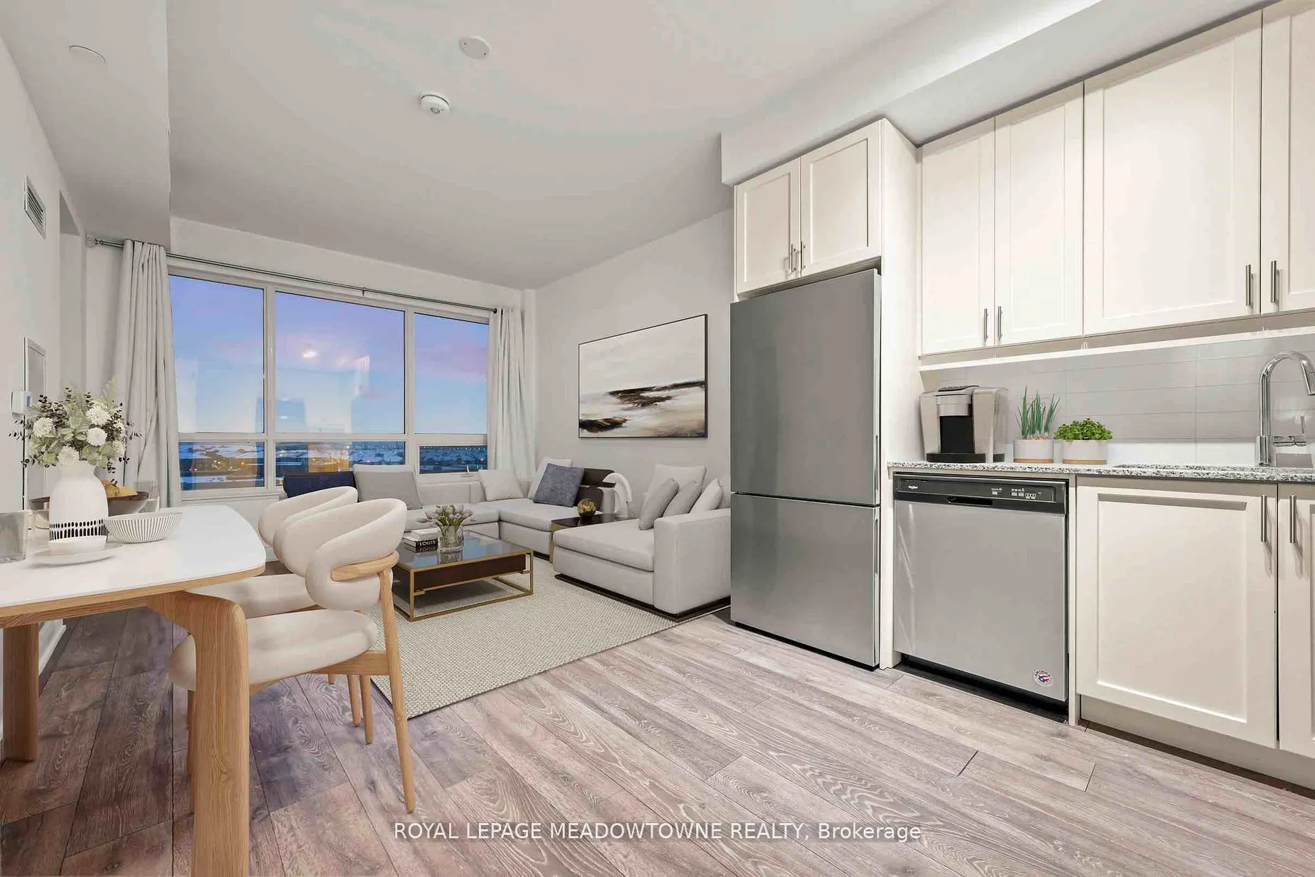1050 Main Street E, #809