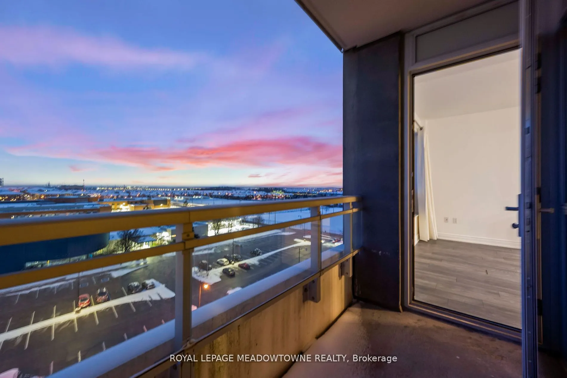 1050 Main Street E, #809